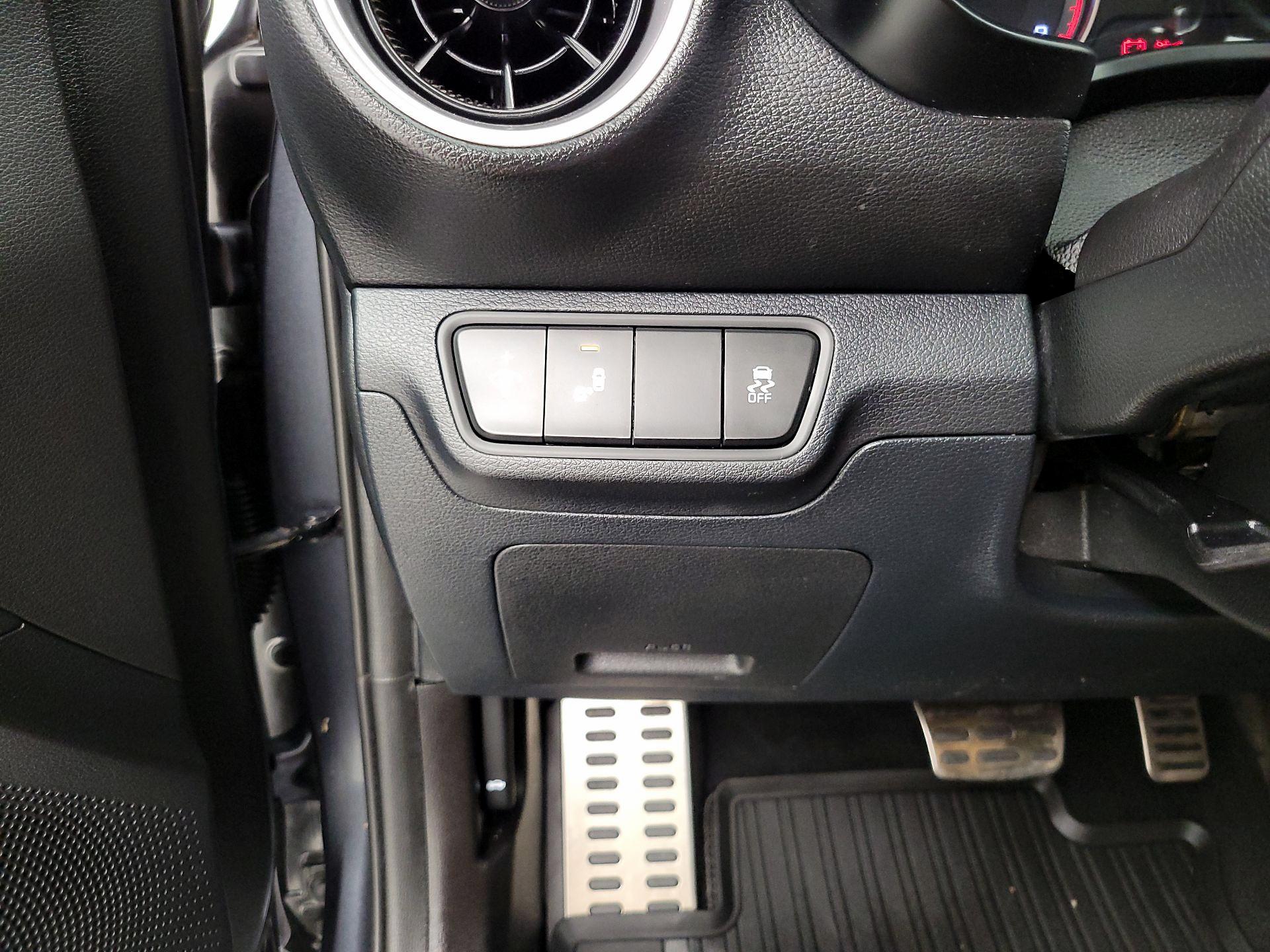 Thumbnail: 2022 Kia Forte - 13