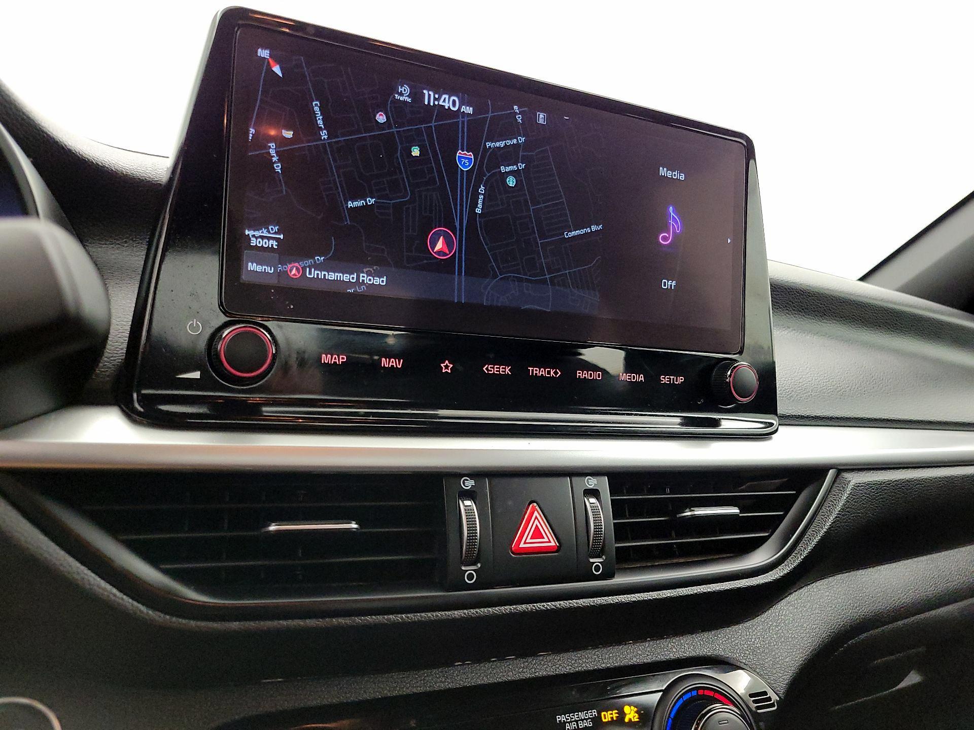 Thumbnail: 2022 Kia Forte - 16