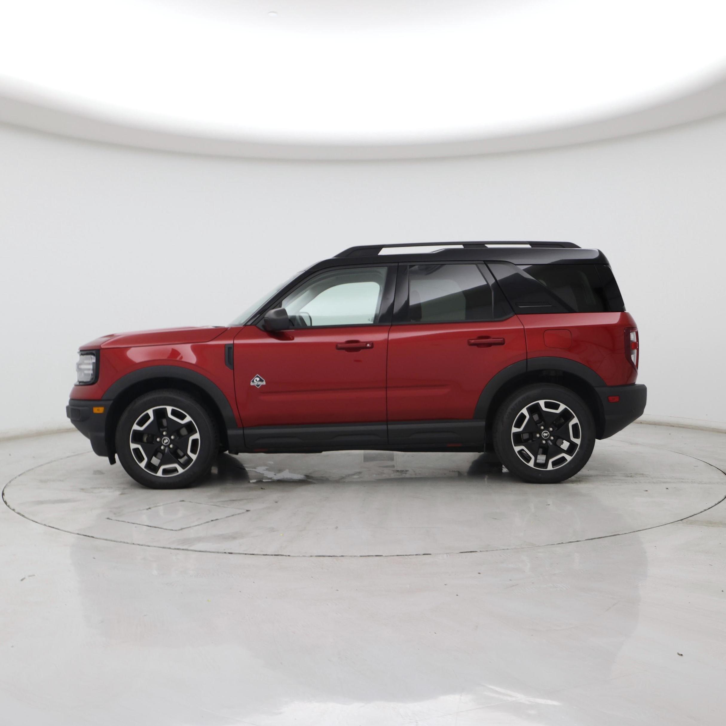 Thumbnail: 2021 Ford Bronco Sport - 3