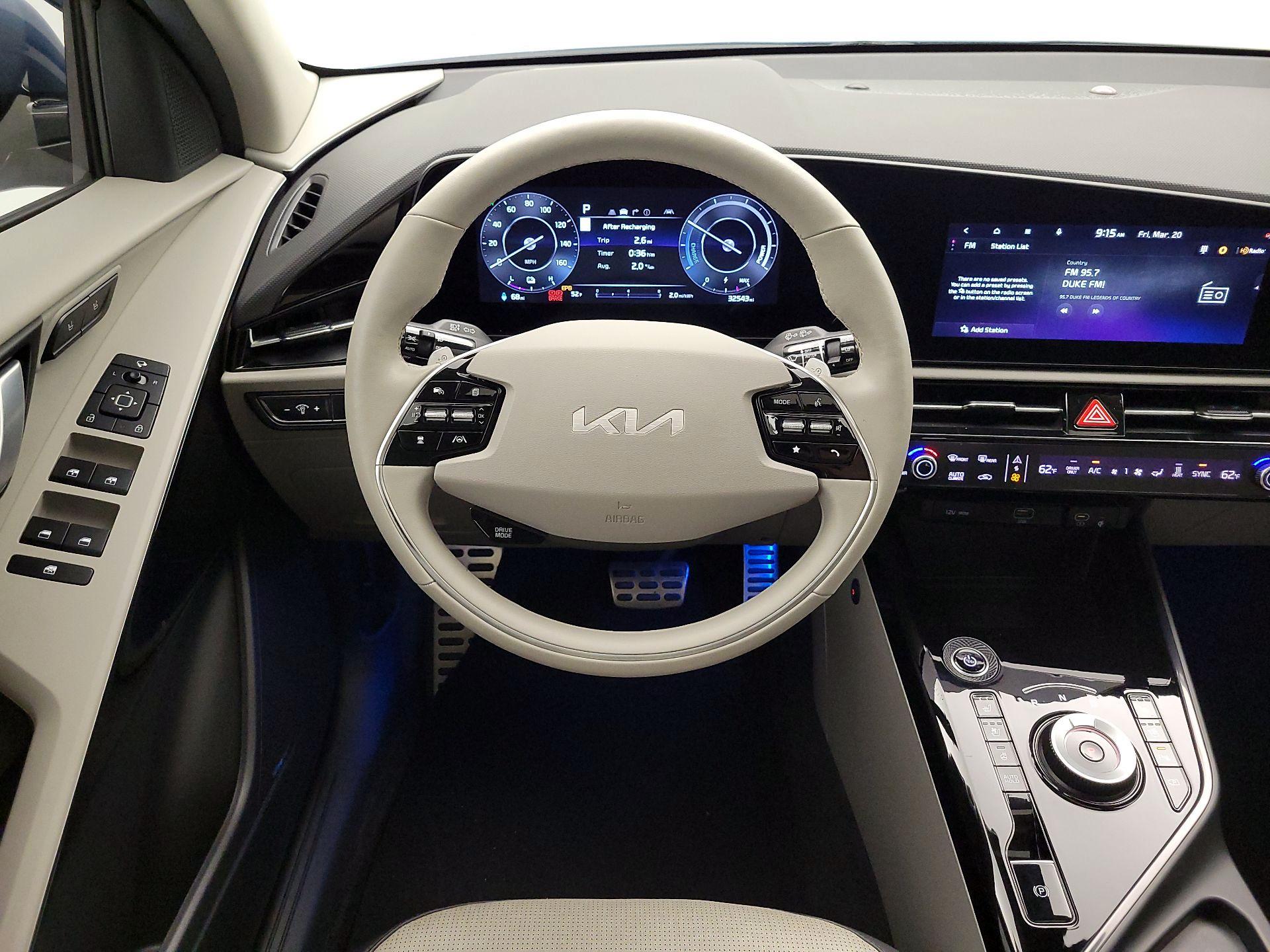 Thumbnail: 2023 Kia Niro - 10