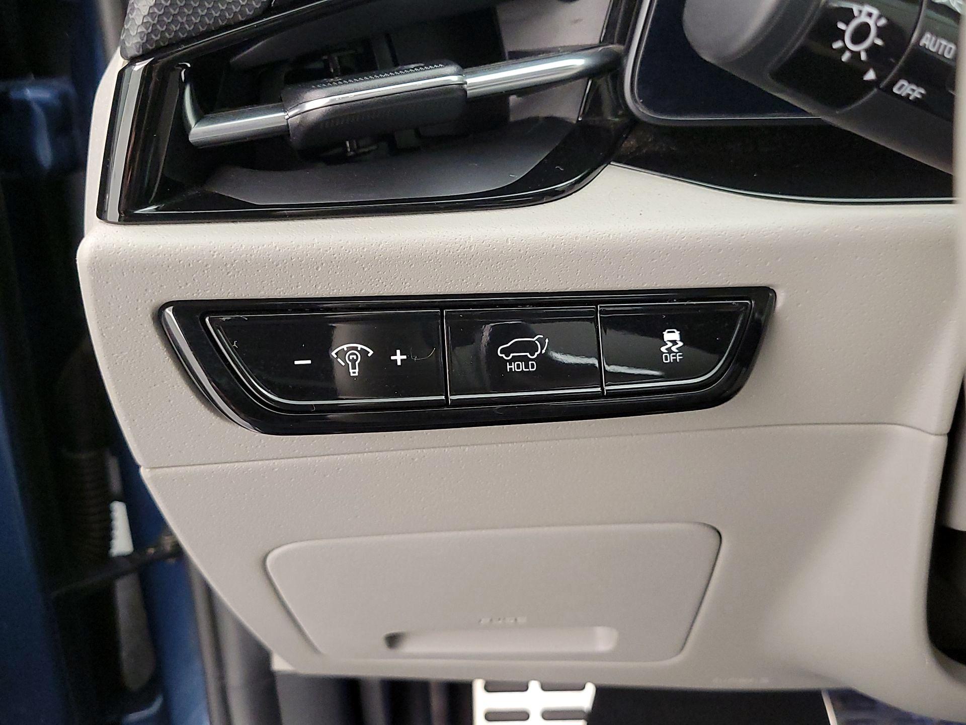 Thumbnail: 2023 Kia Niro - 13