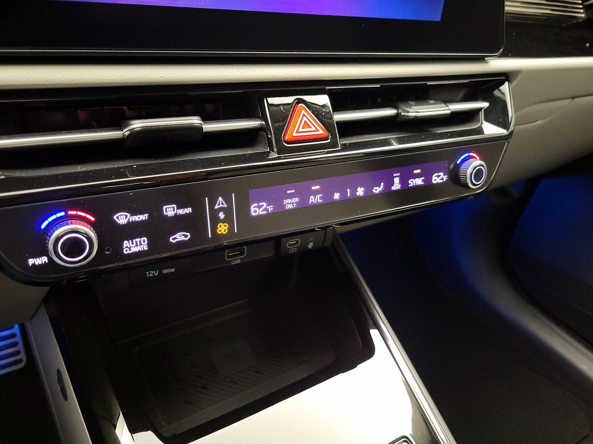 Thumbnail: 2023 Kia Niro - 17