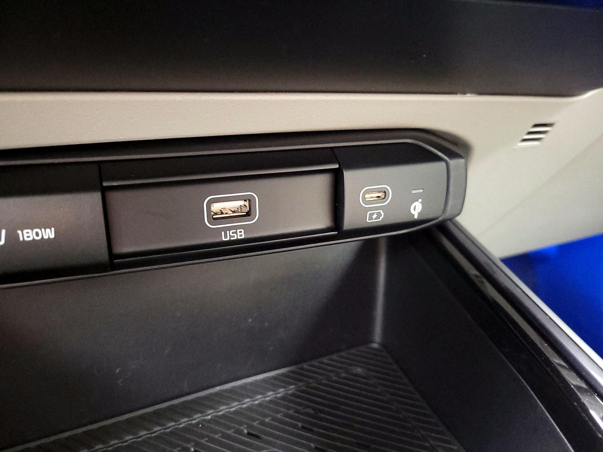 Thumbnail: 2023 Kia Niro - 19