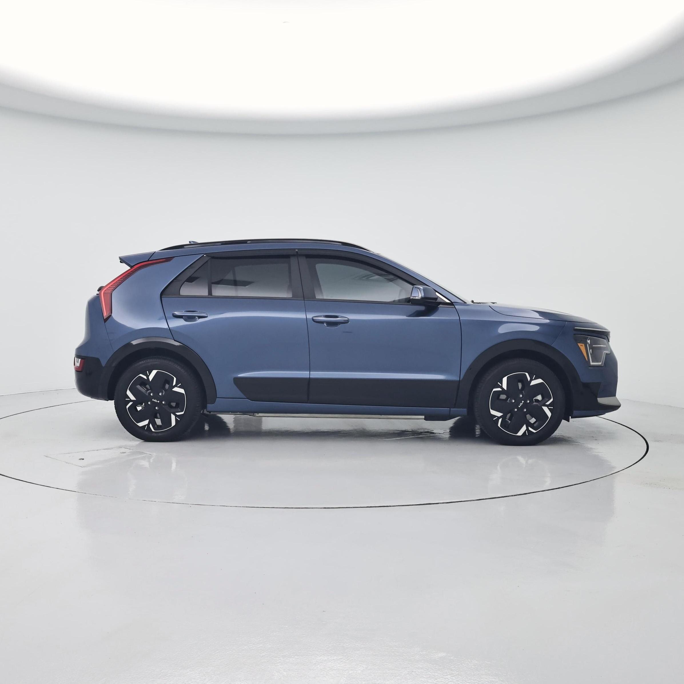 Thumbnail: 2023 Kia Niro - 7