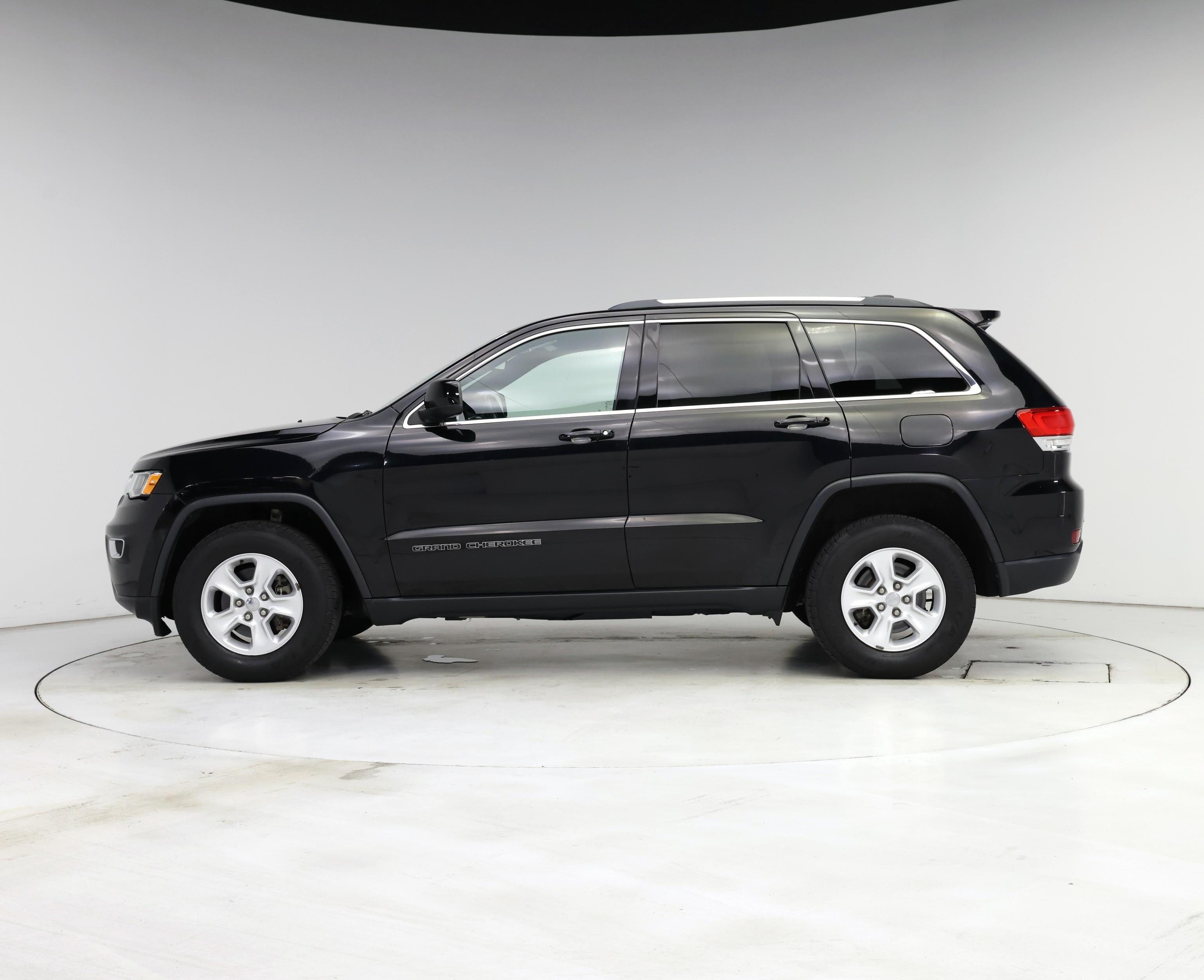 Thumbnail: 2017 Jeep Grand Cherokee - 3