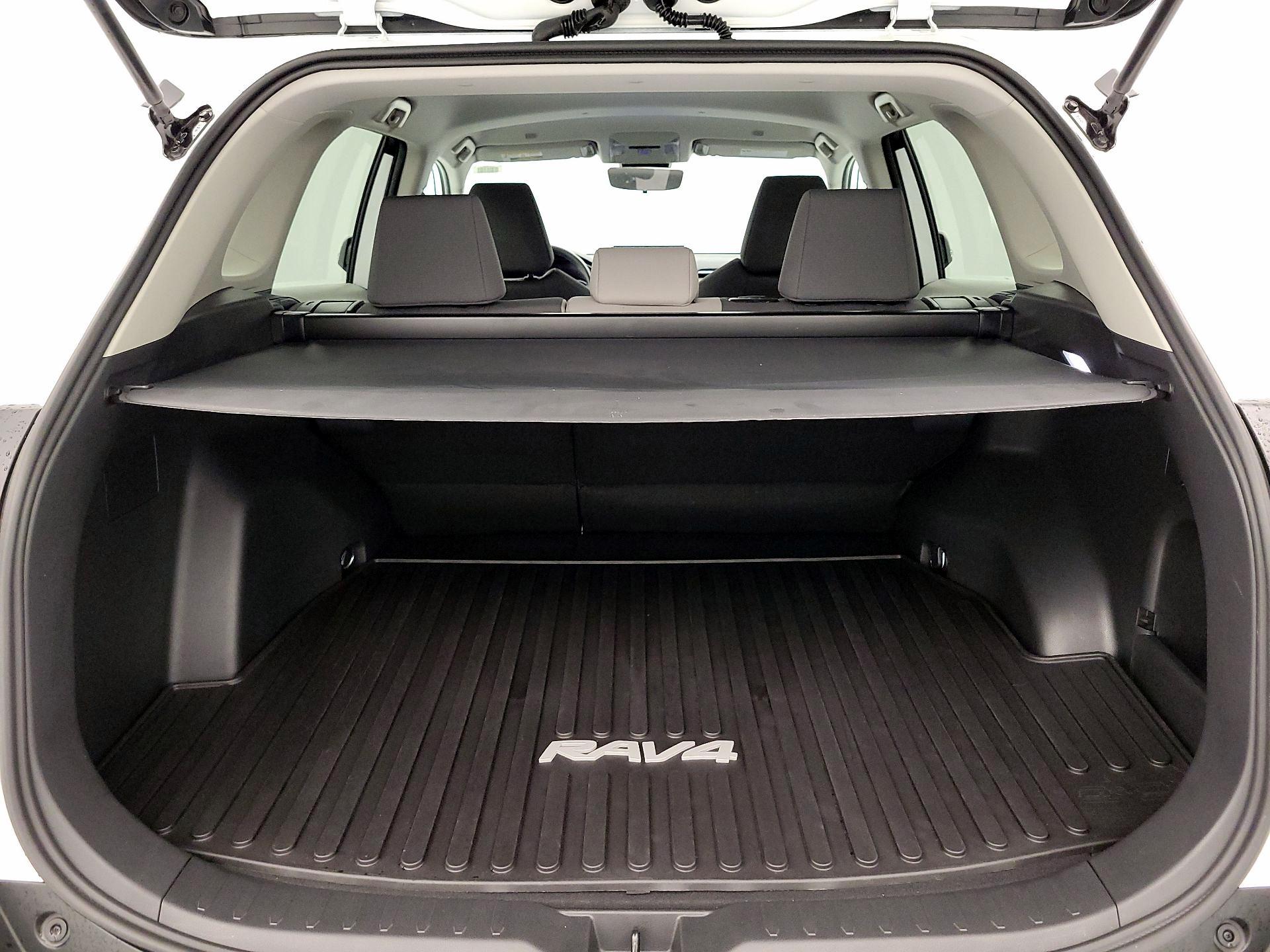 Thumbnail: 2024 Toyota RAV4 - 20