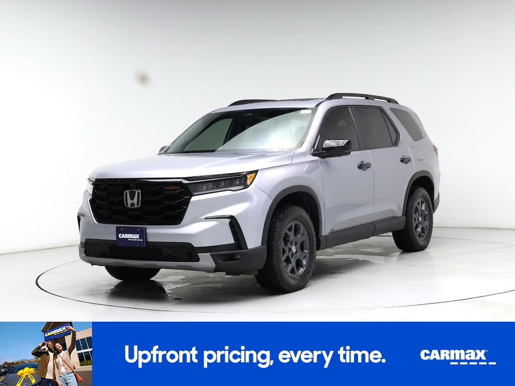 View vehicle photo 5