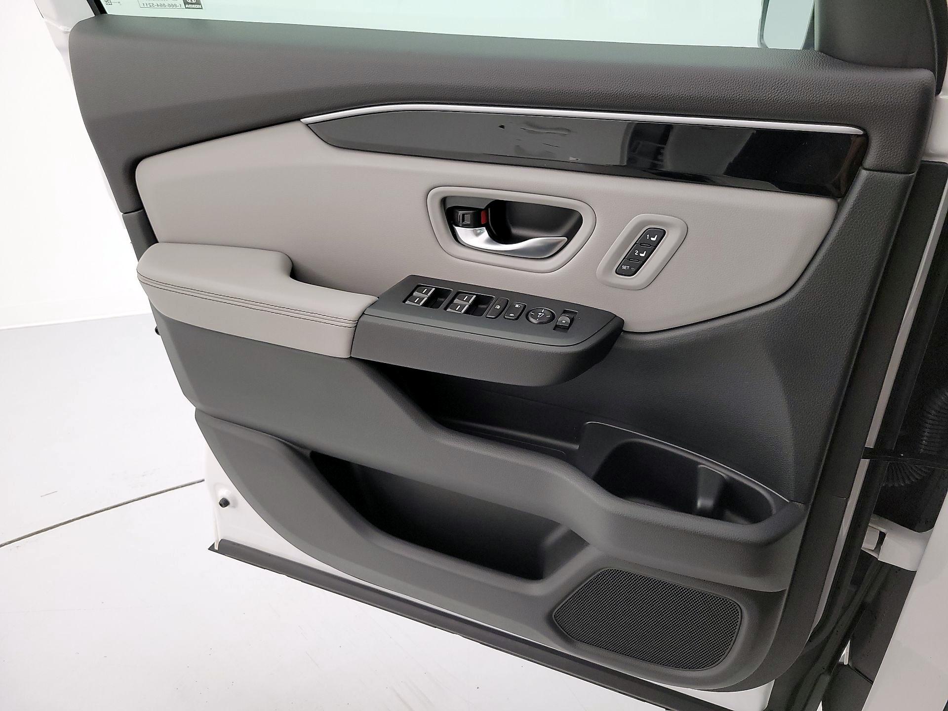 Thumbnail: 2025 Honda Pilot - 12