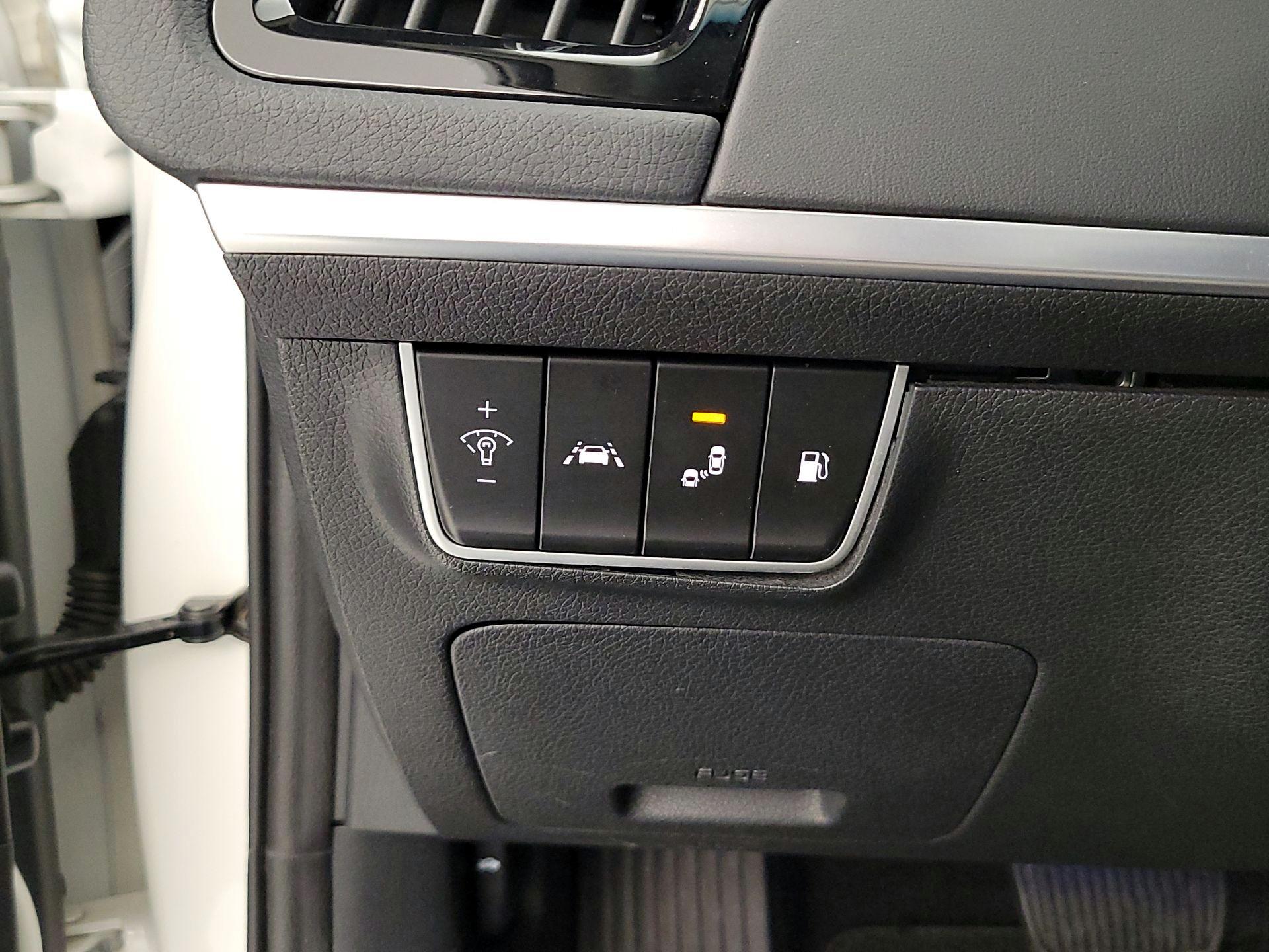 Thumbnail: 2019 Kia Stinger - 13