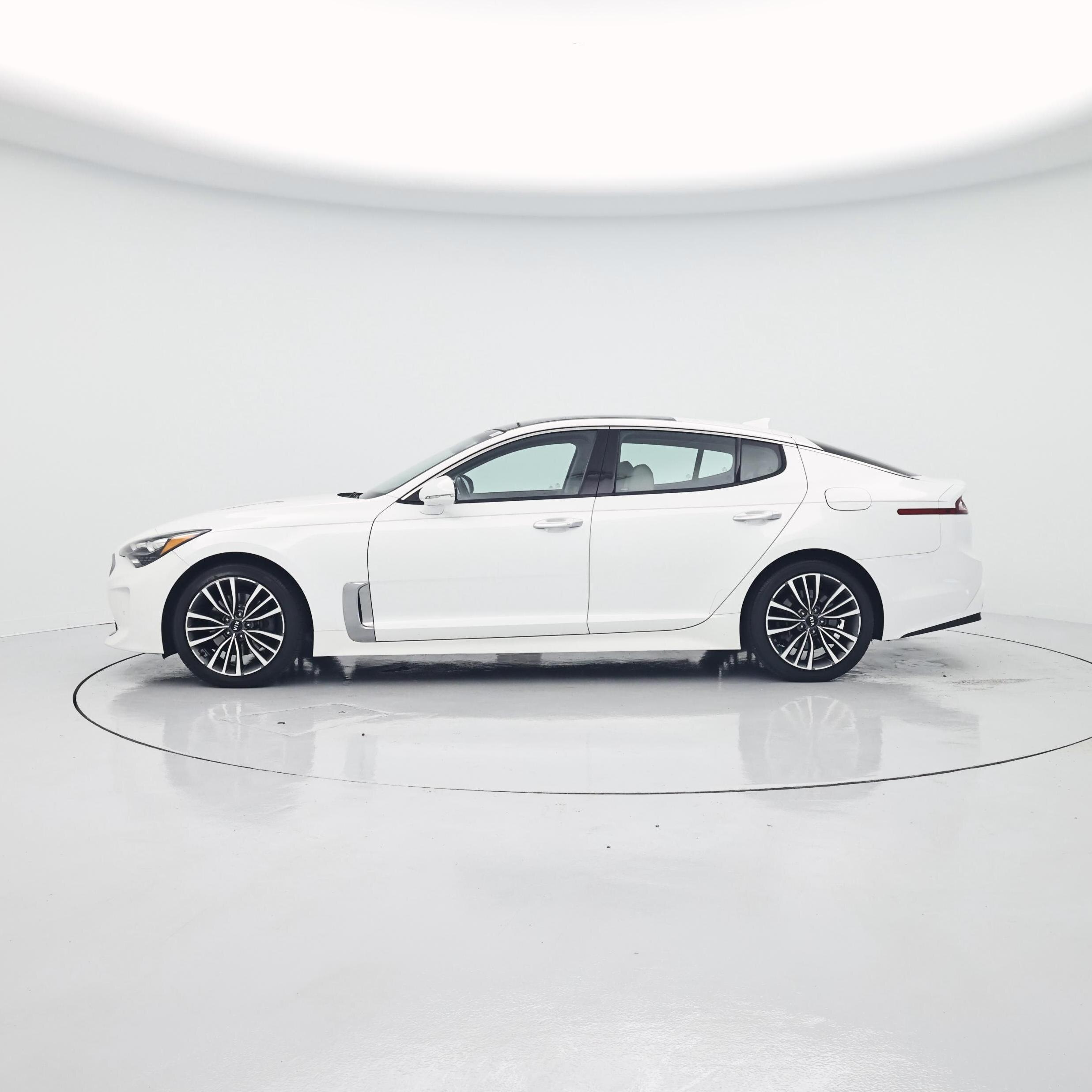 Thumbnail: 2019 Kia Stinger - 3