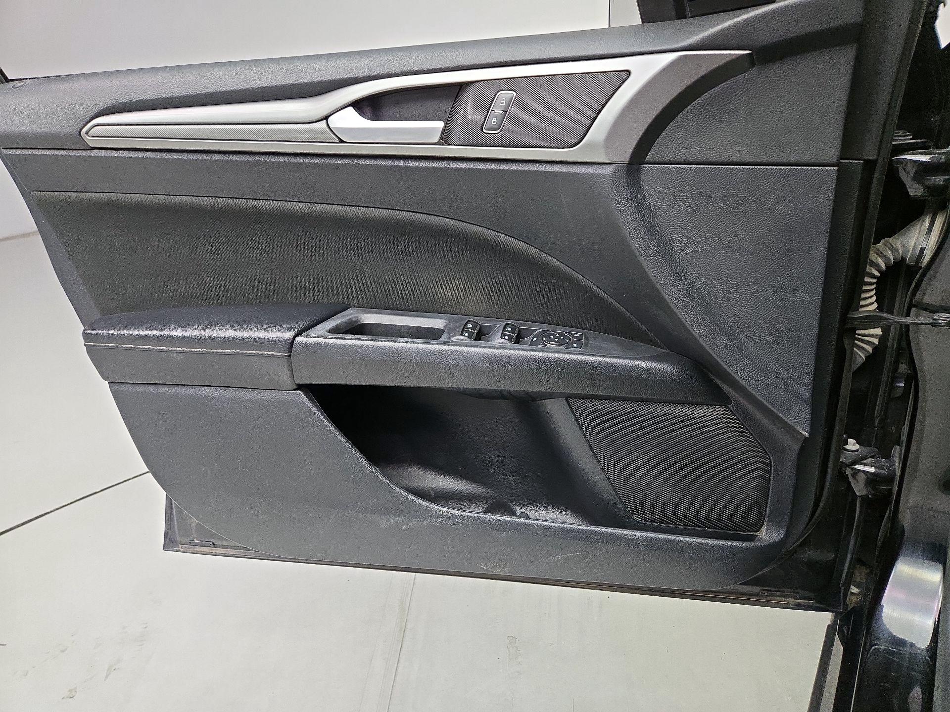 Thumbnail: 2020 Ford Fusion - 12