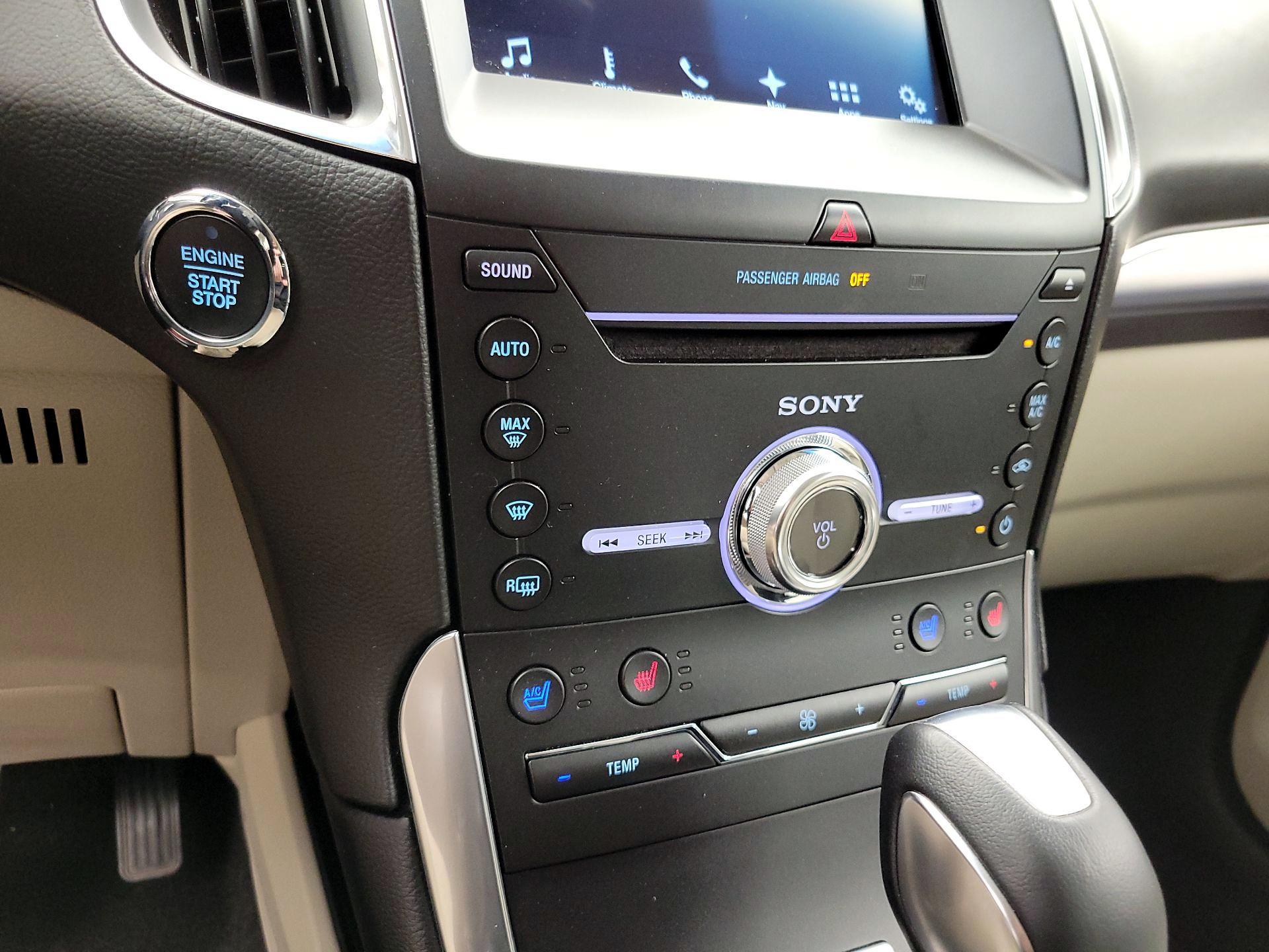 Thumbnail: 2018 Ford Edge - 17