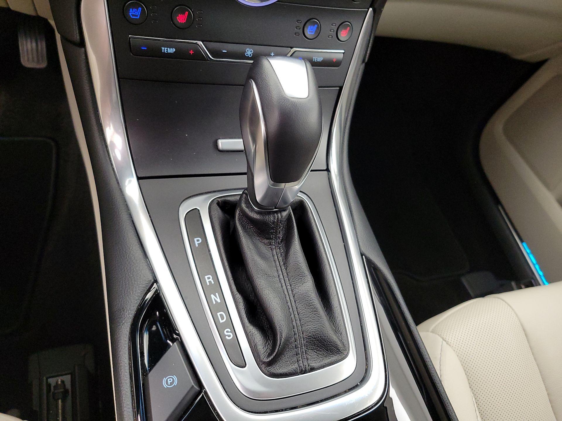 Thumbnail: 2018 Ford Edge - 18