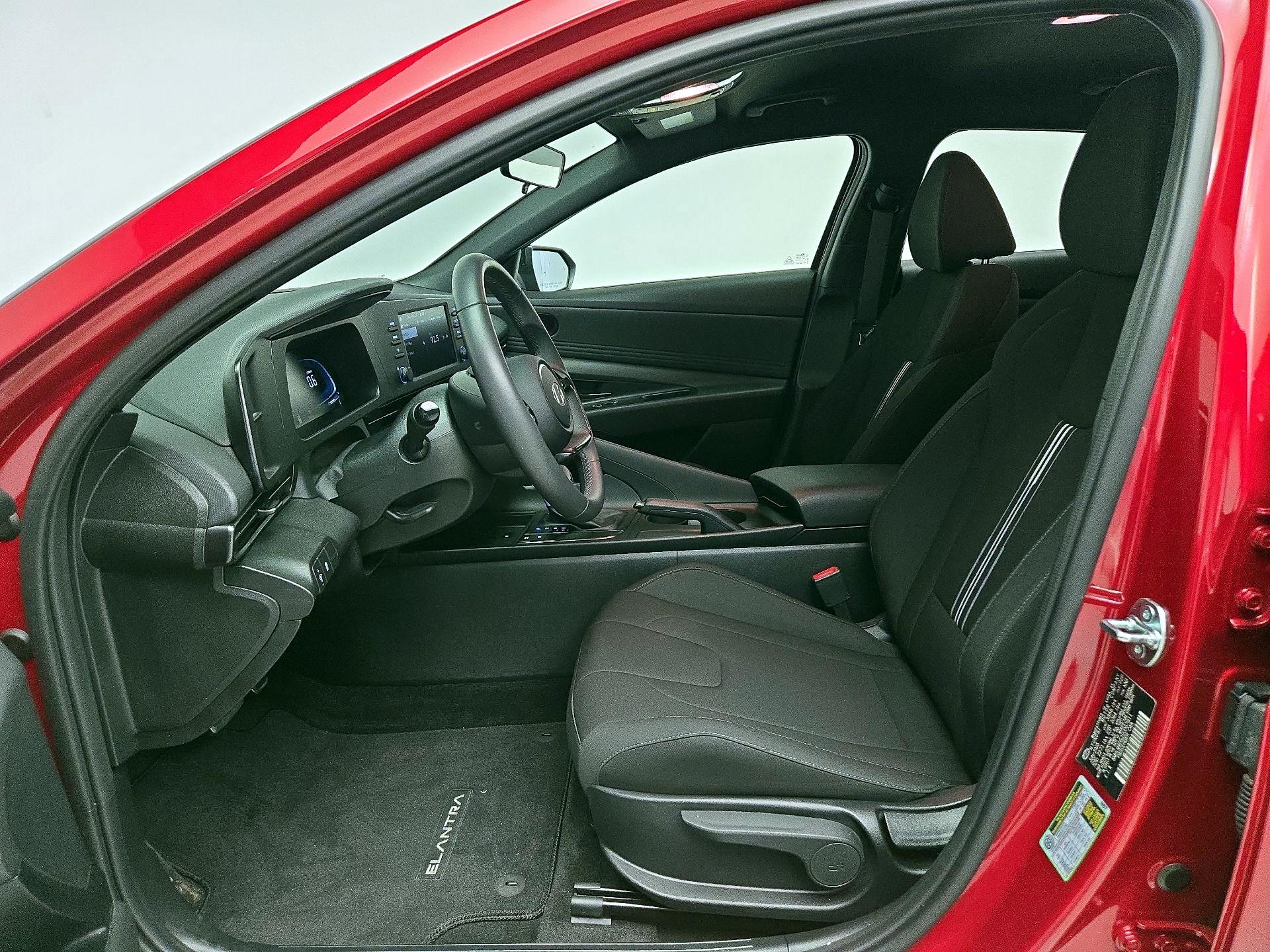 Thumbnail: 2025 Hyundai Elantra - 11