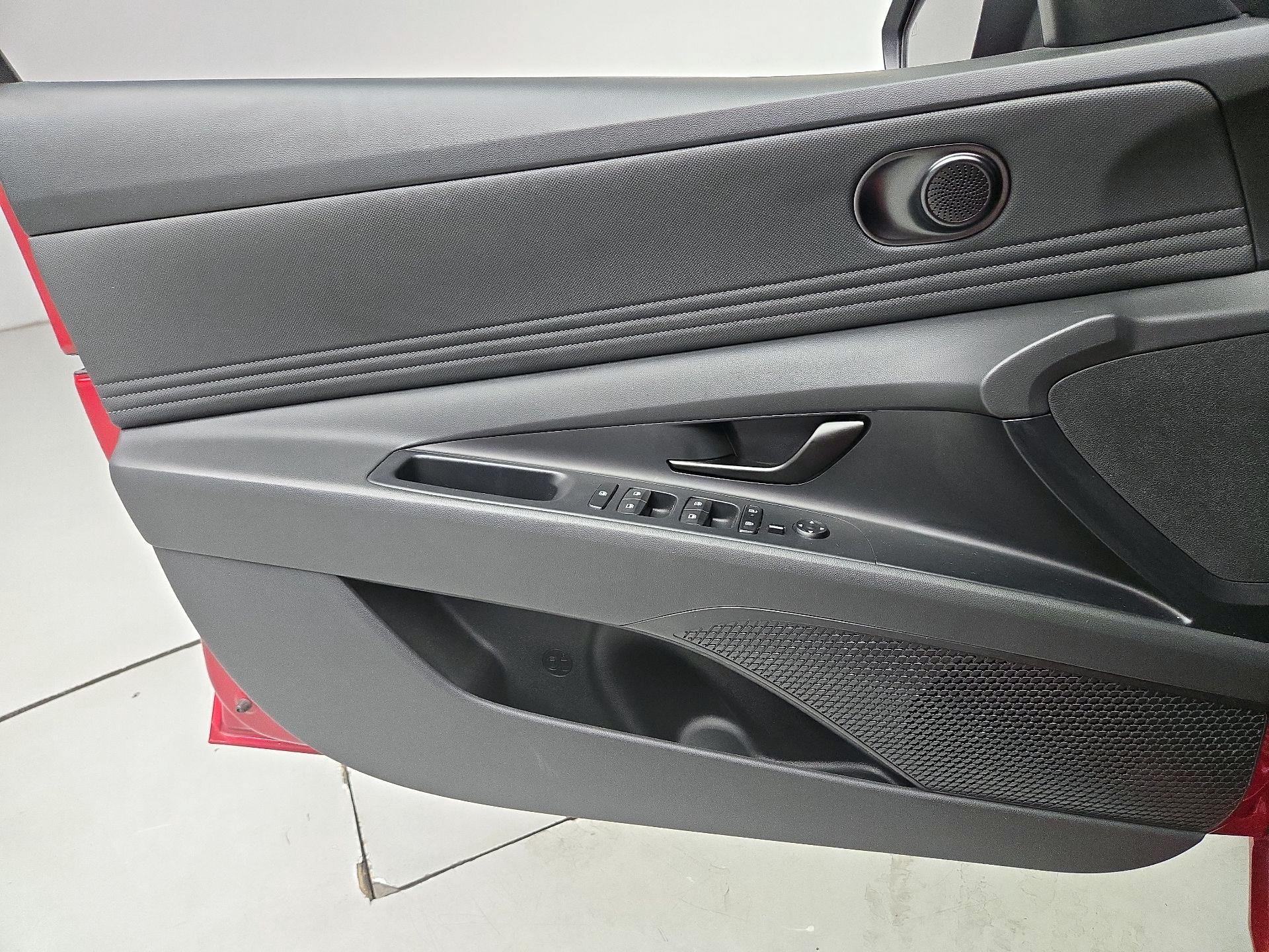 Thumbnail: 2025 Hyundai Elantra - 12