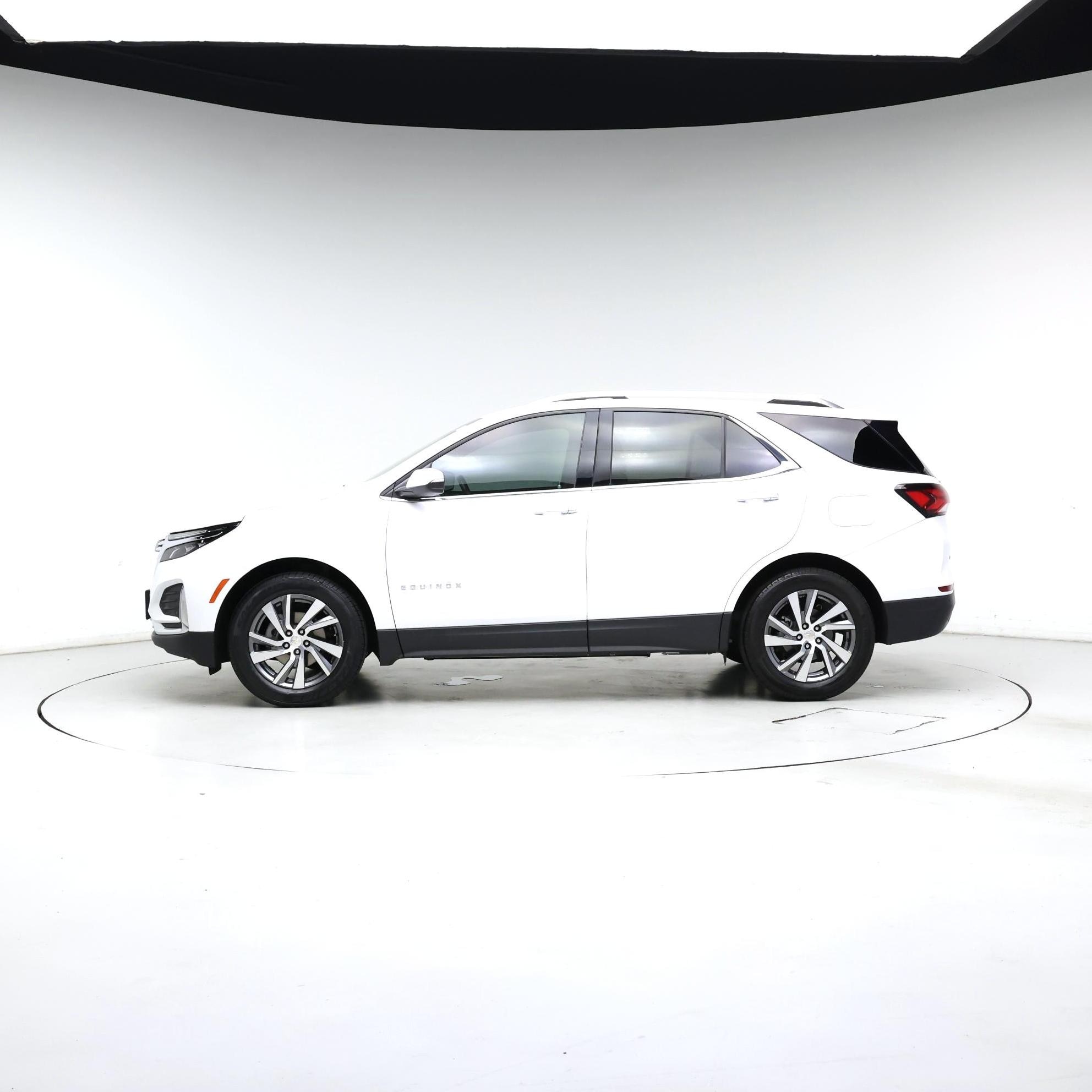 Thumbnail: 2024 Chevrolet Equinox - 3