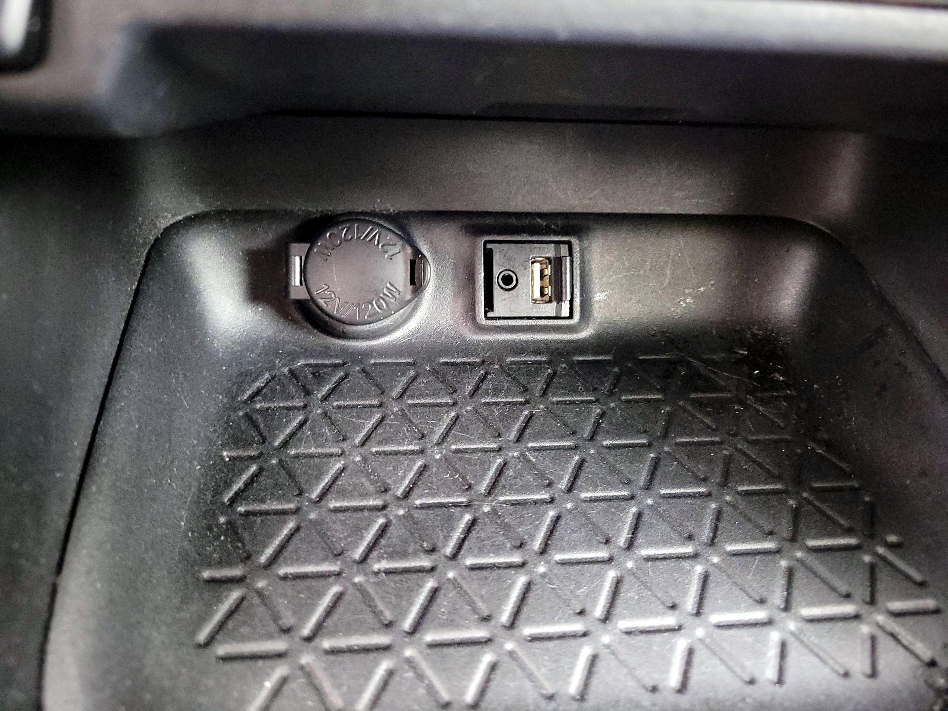 Thumbnail: 2019 Toyota RAV4 - 18