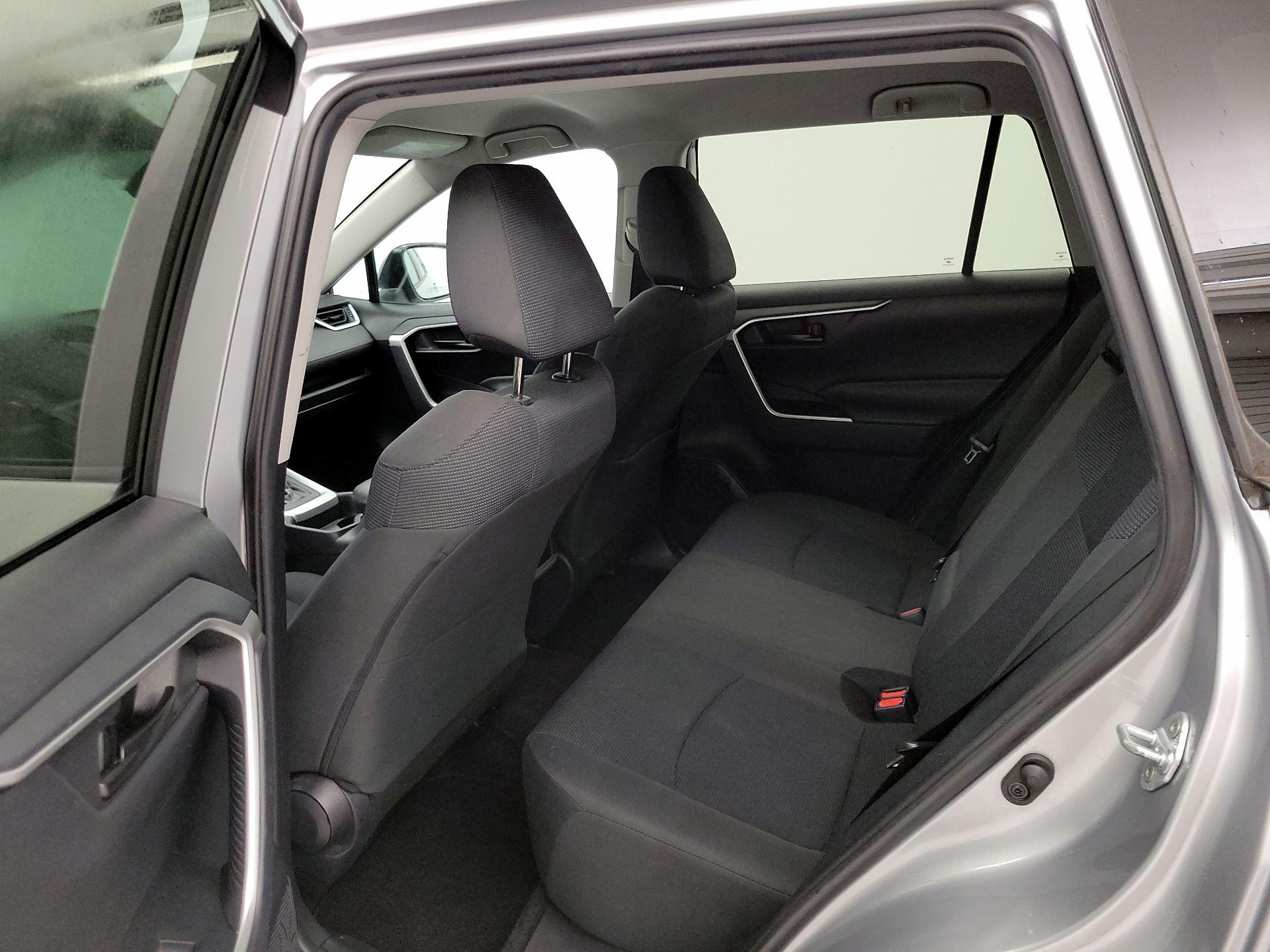 Thumbnail: 2019 Toyota RAV4 - 19