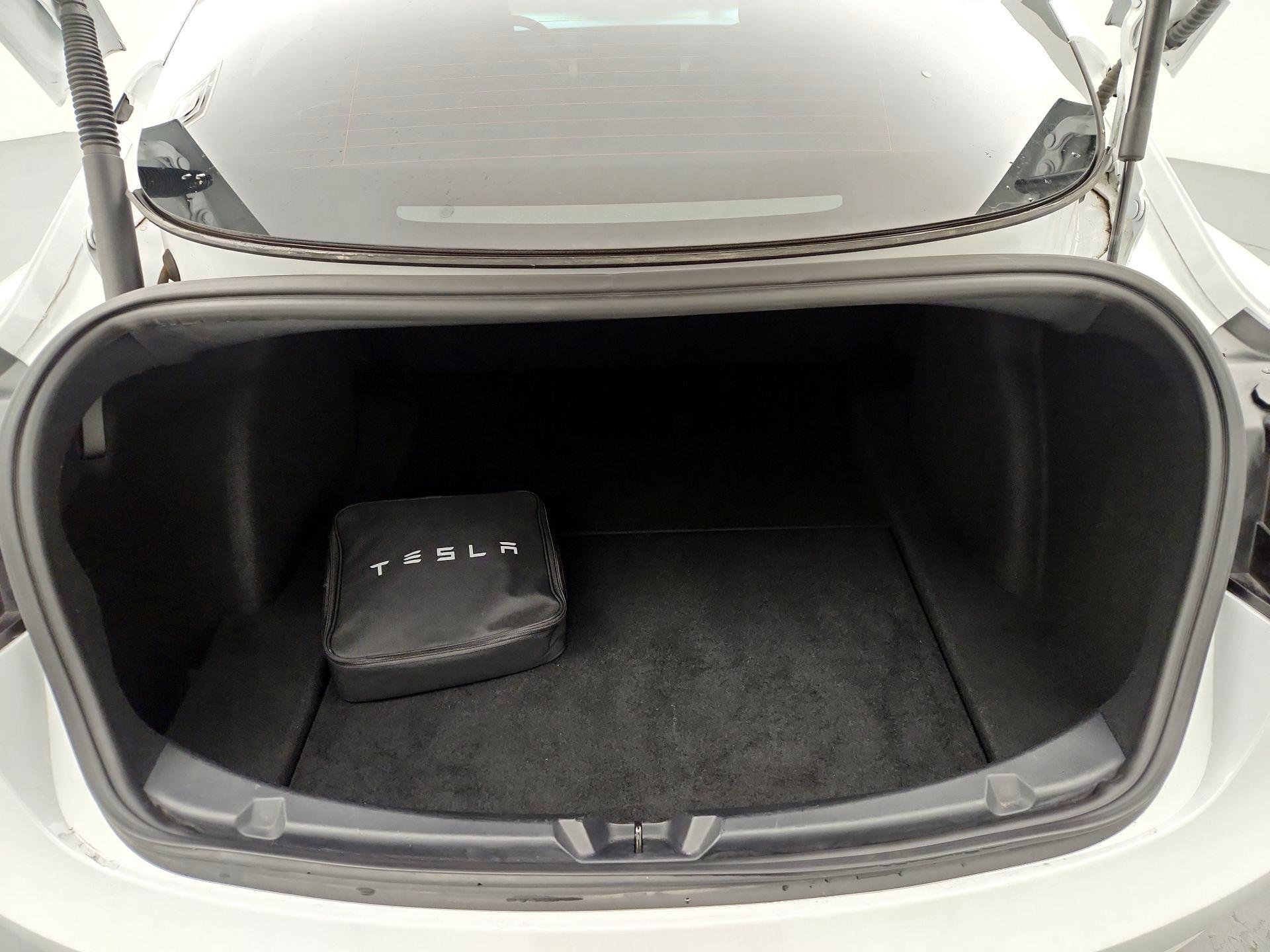 Thumbnail: 2021 Tesla Model 3 - 19