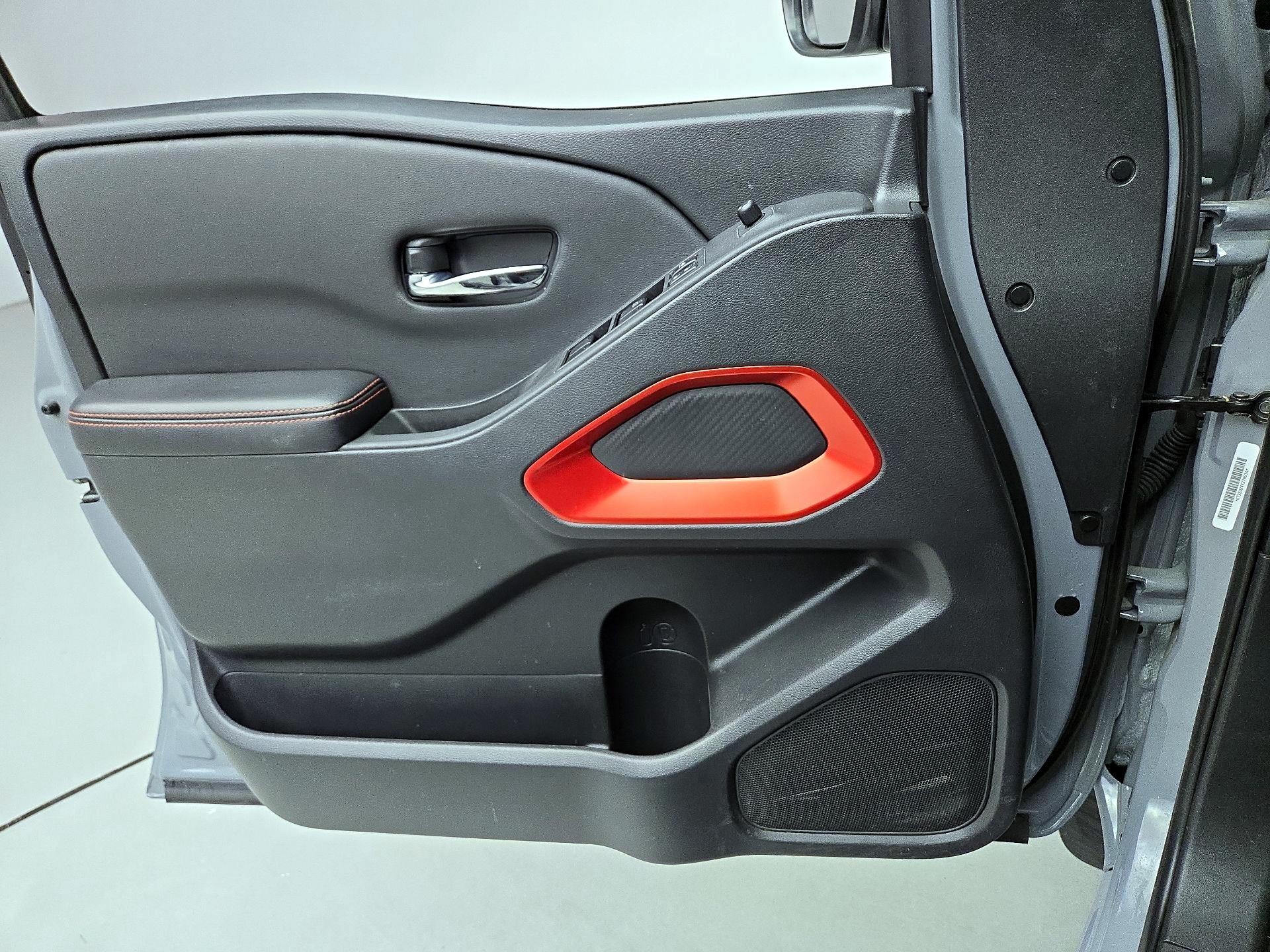 Thumbnail: 2025 Nissan Frontier - 12