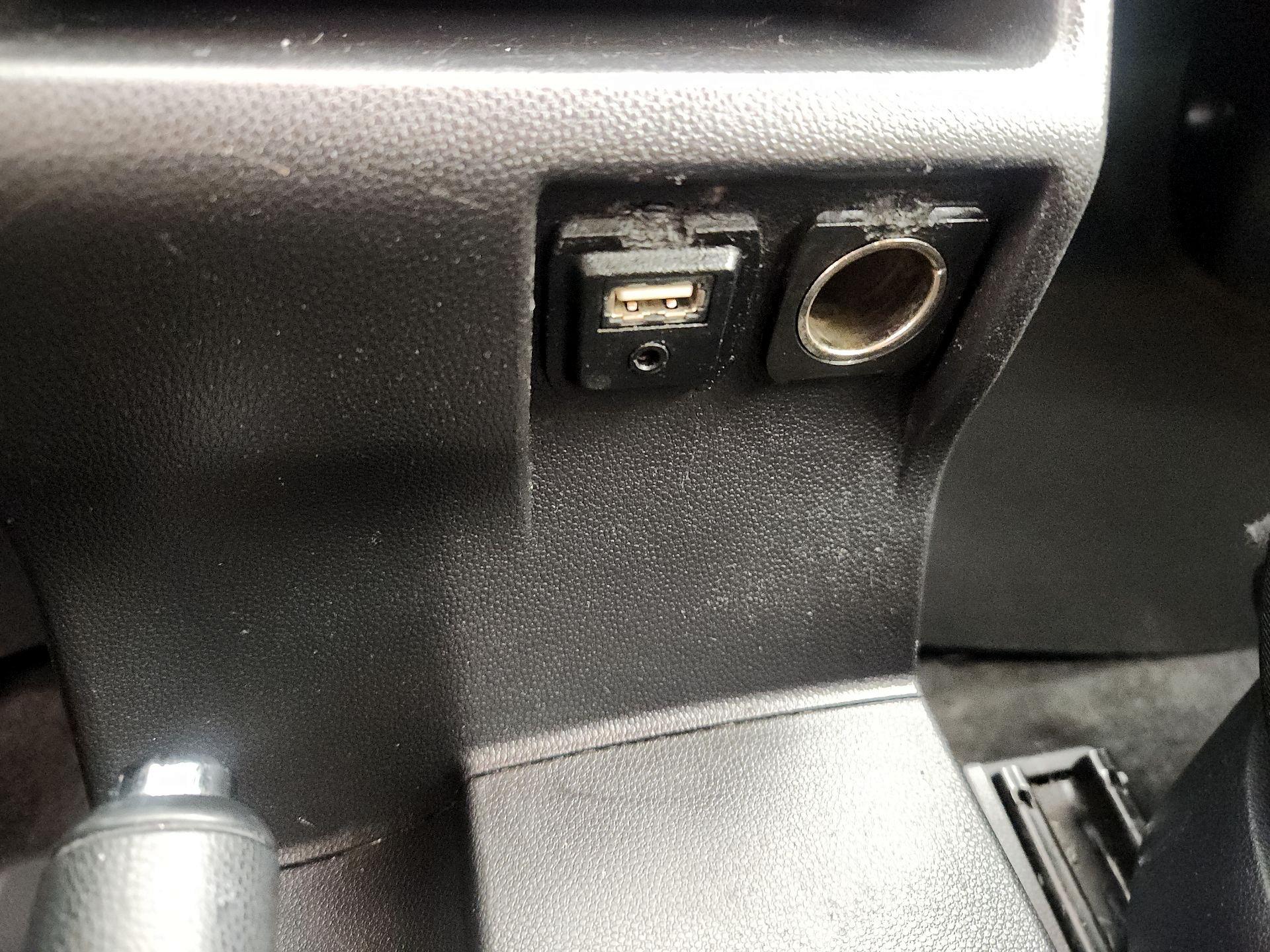 Thumbnail: 2014 Mazda Mazda5 - 17