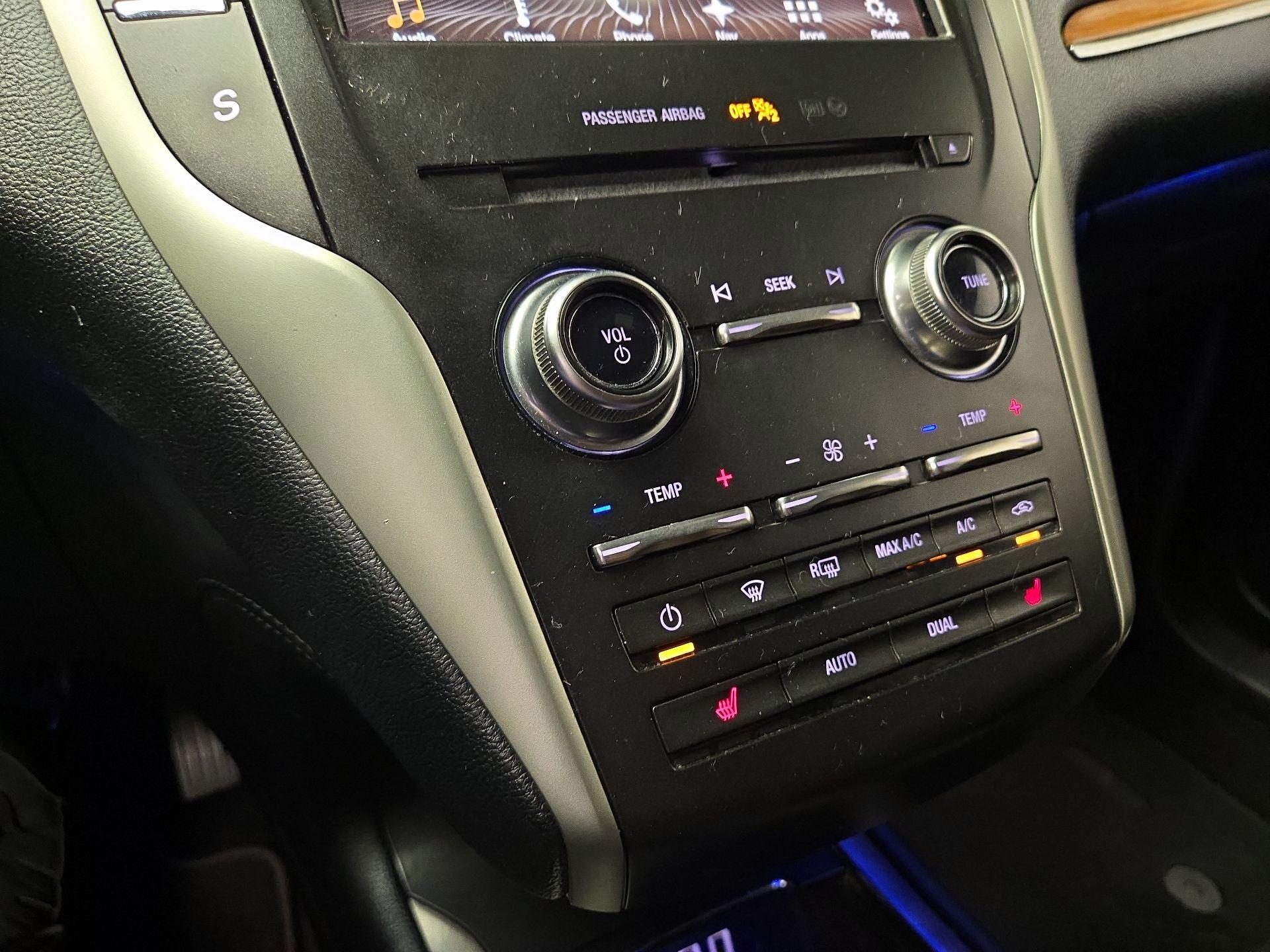 Thumbnail: 2018 Lincoln MKC - 17