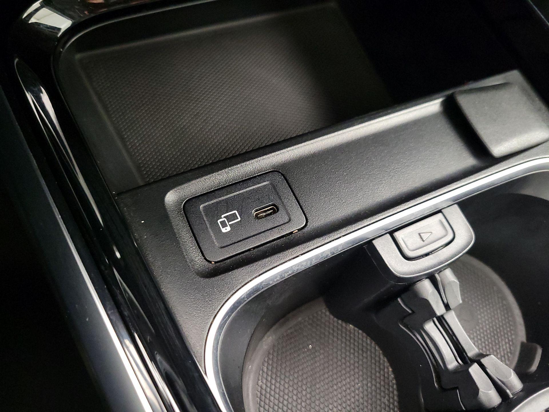 Thumbnail: 2021 Mercedes-Benz GLB - 18