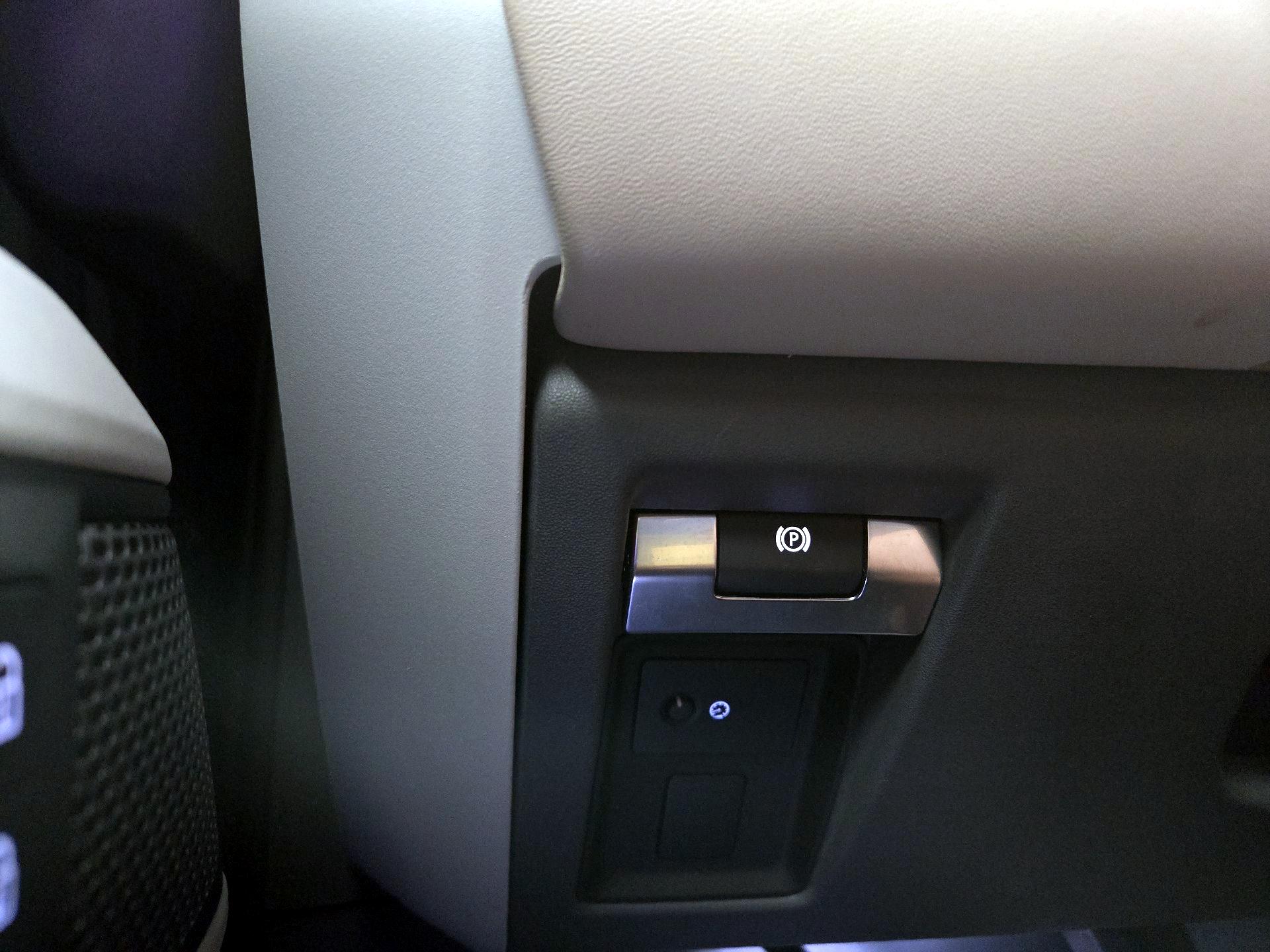 Thumbnail: 2021 Land Rover Defender - 13