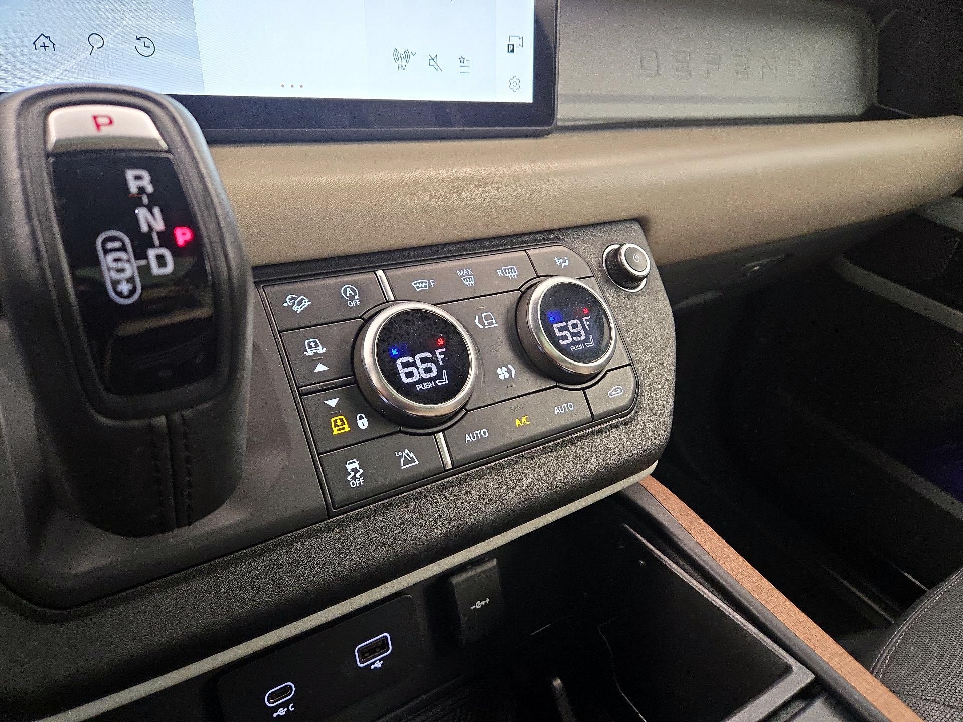 Thumbnail: 2021 Land Rover Defender - 17