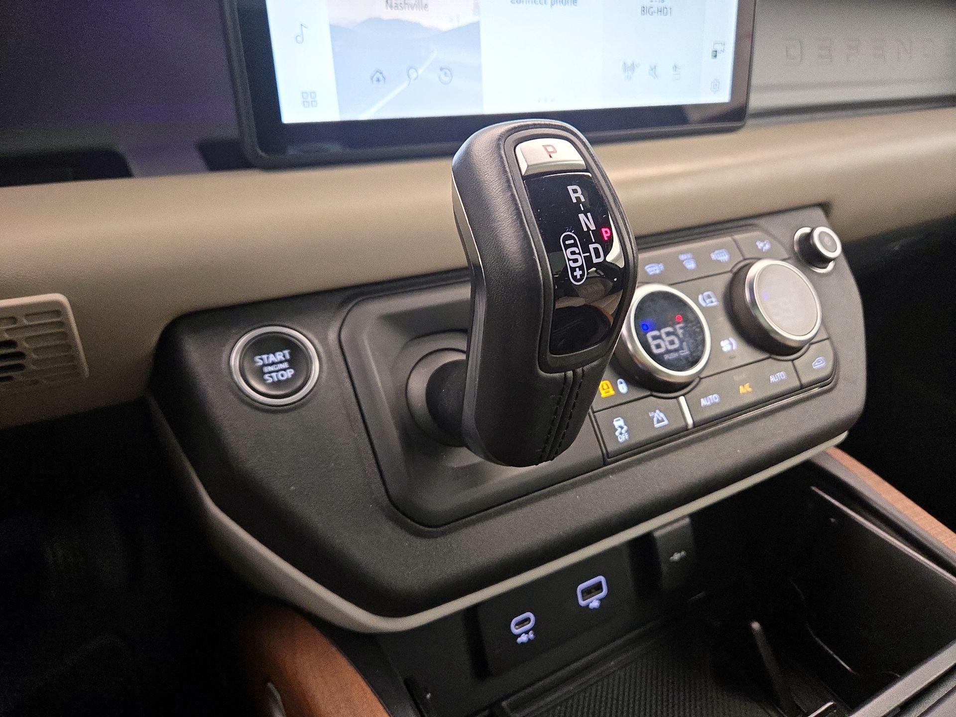 Thumbnail: 2021 Land Rover Defender - 18