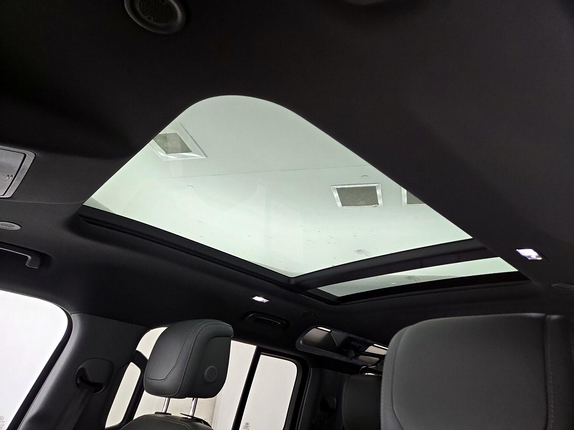 Thumbnail: 2021 Land Rover Defender - 20