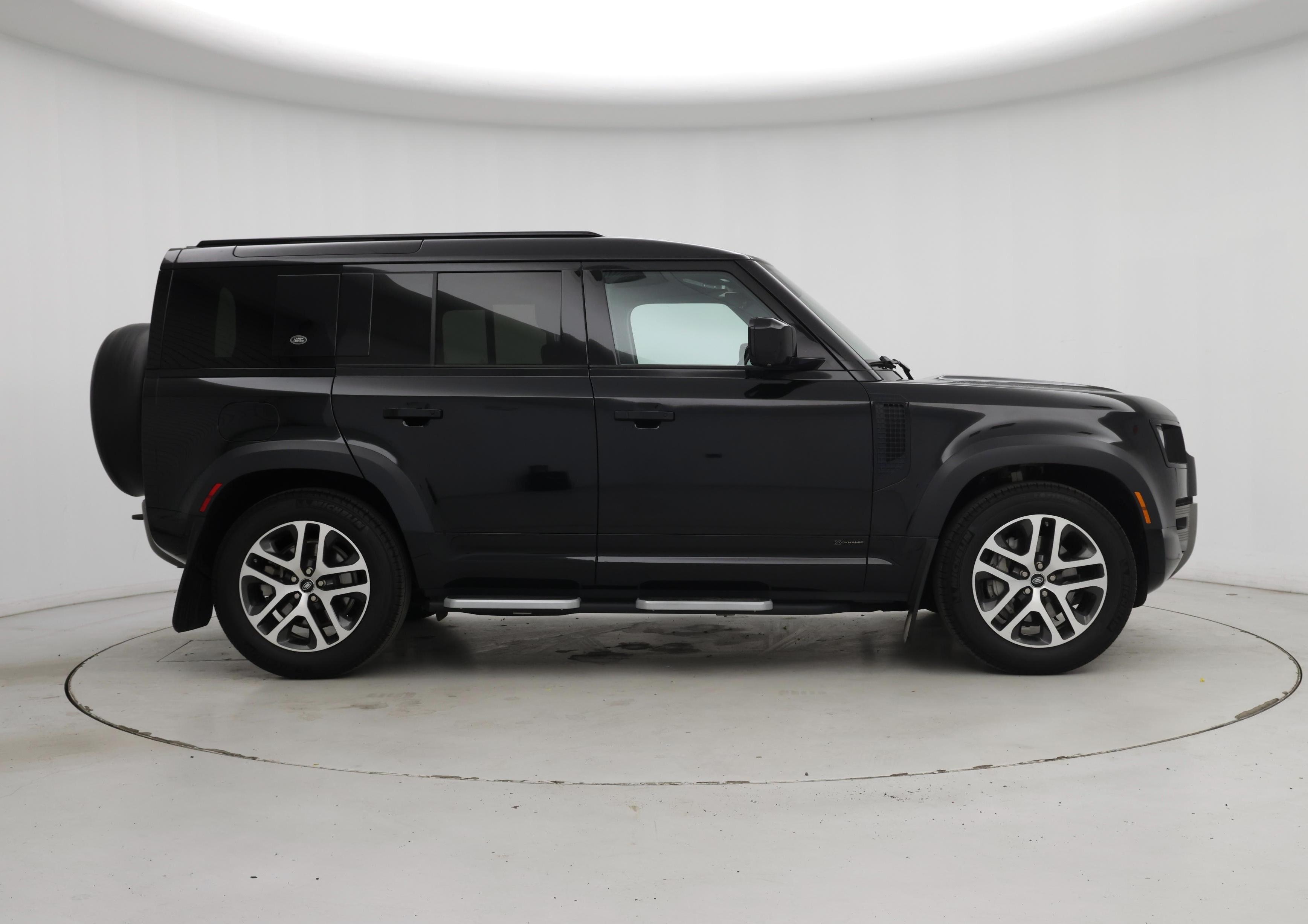 Thumbnail: 2021 Land Rover Defender - 7