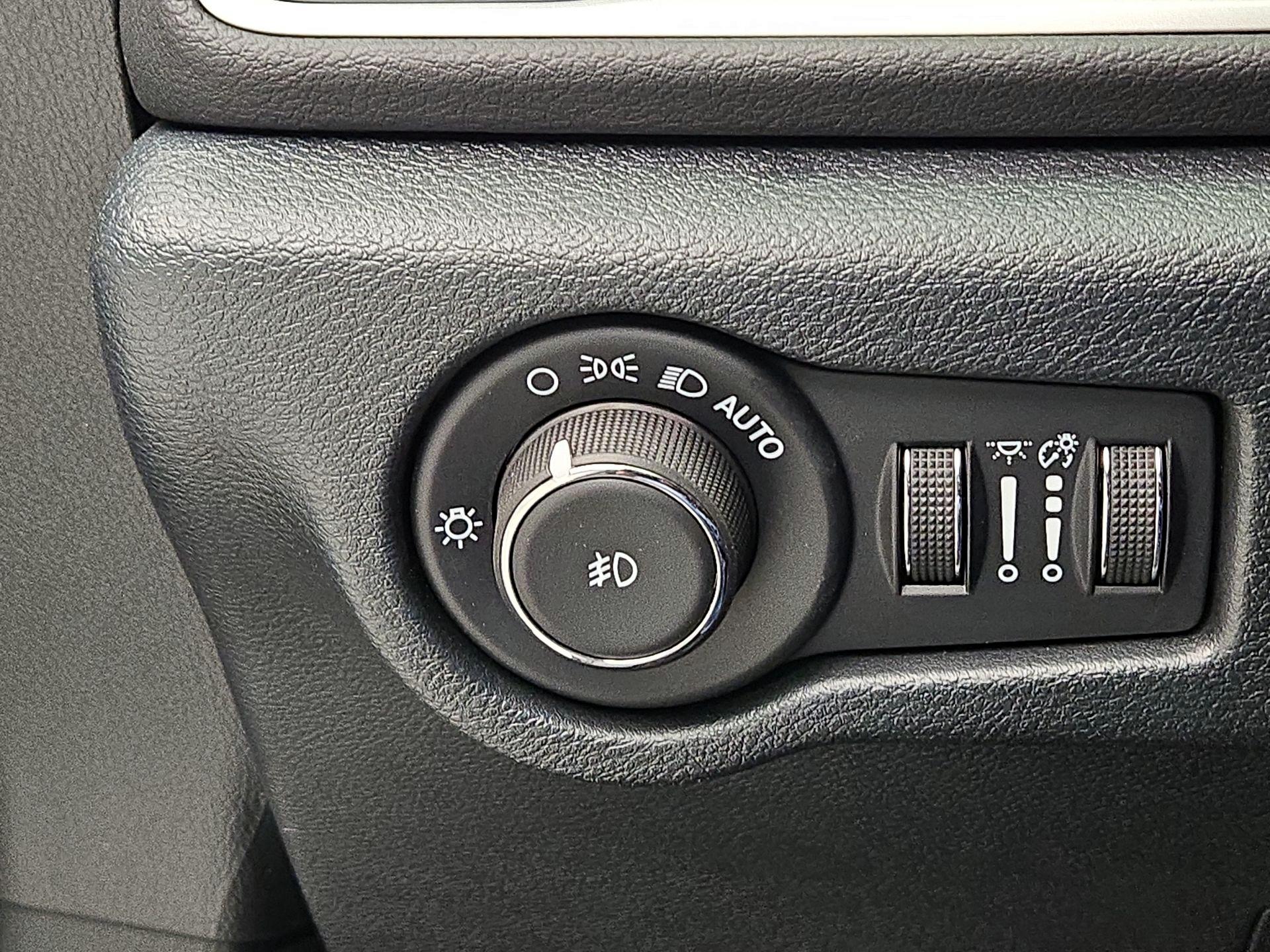 Thumbnail: 2025 Chrysler Pacifica - 13