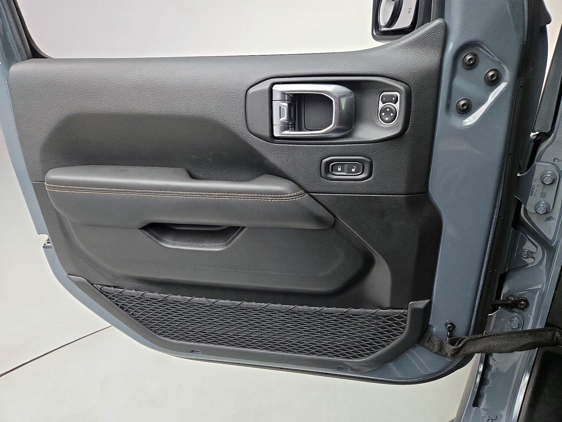 Thumbnail: 2025 Jeep Gladiator - 12