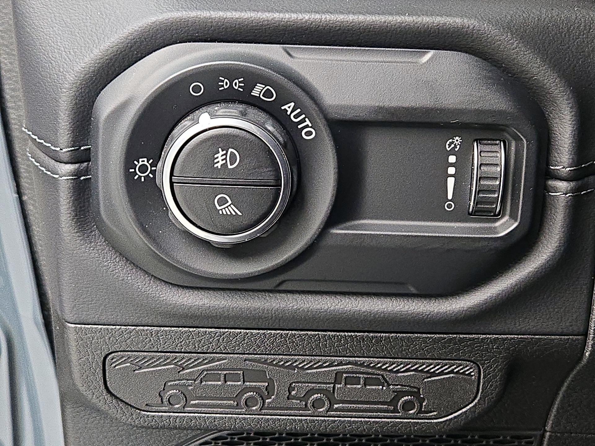 Thumbnail: 2025 Jeep Gladiator - 13