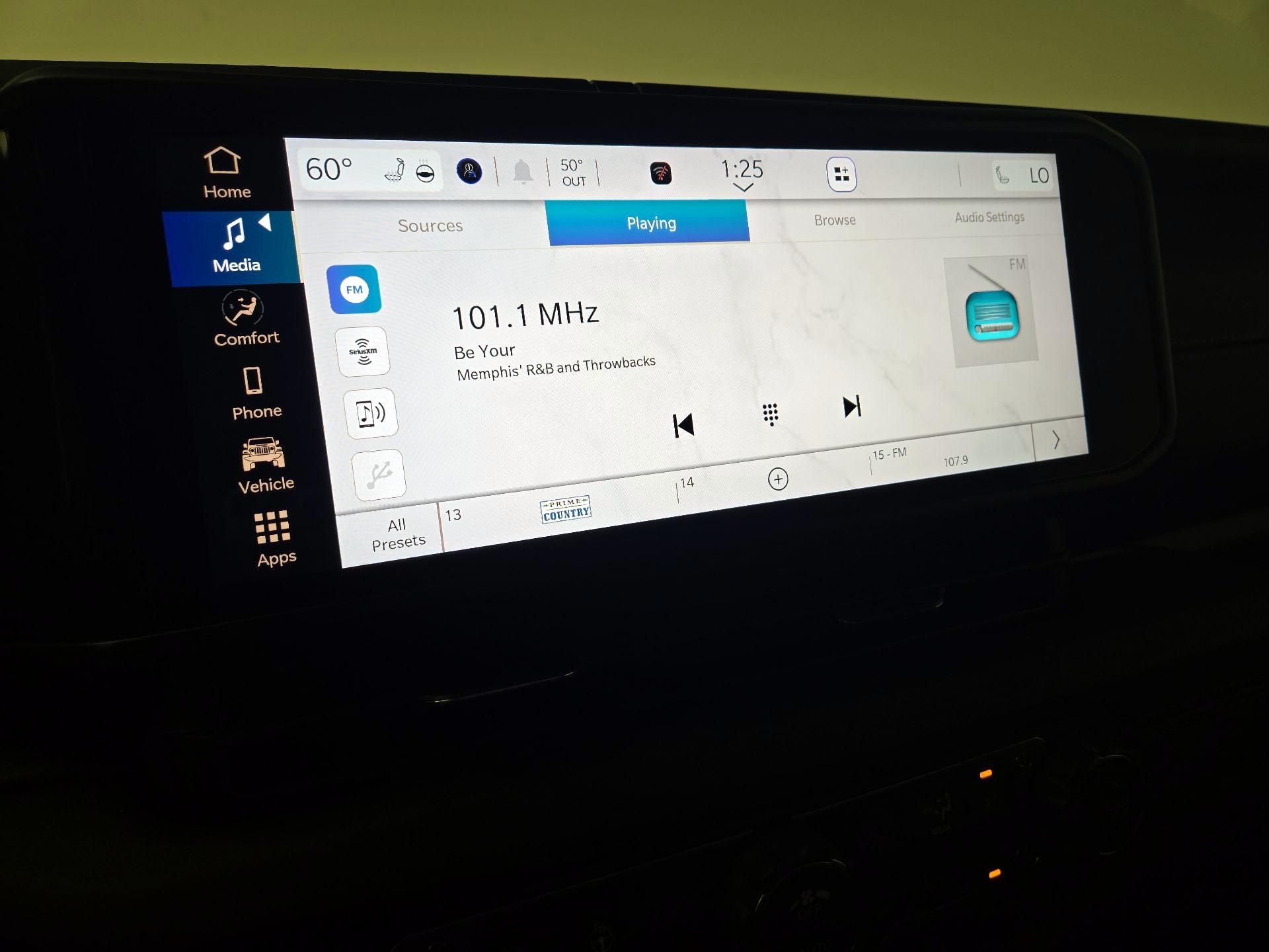 Thumbnail: 2025 Jeep Gladiator - 15