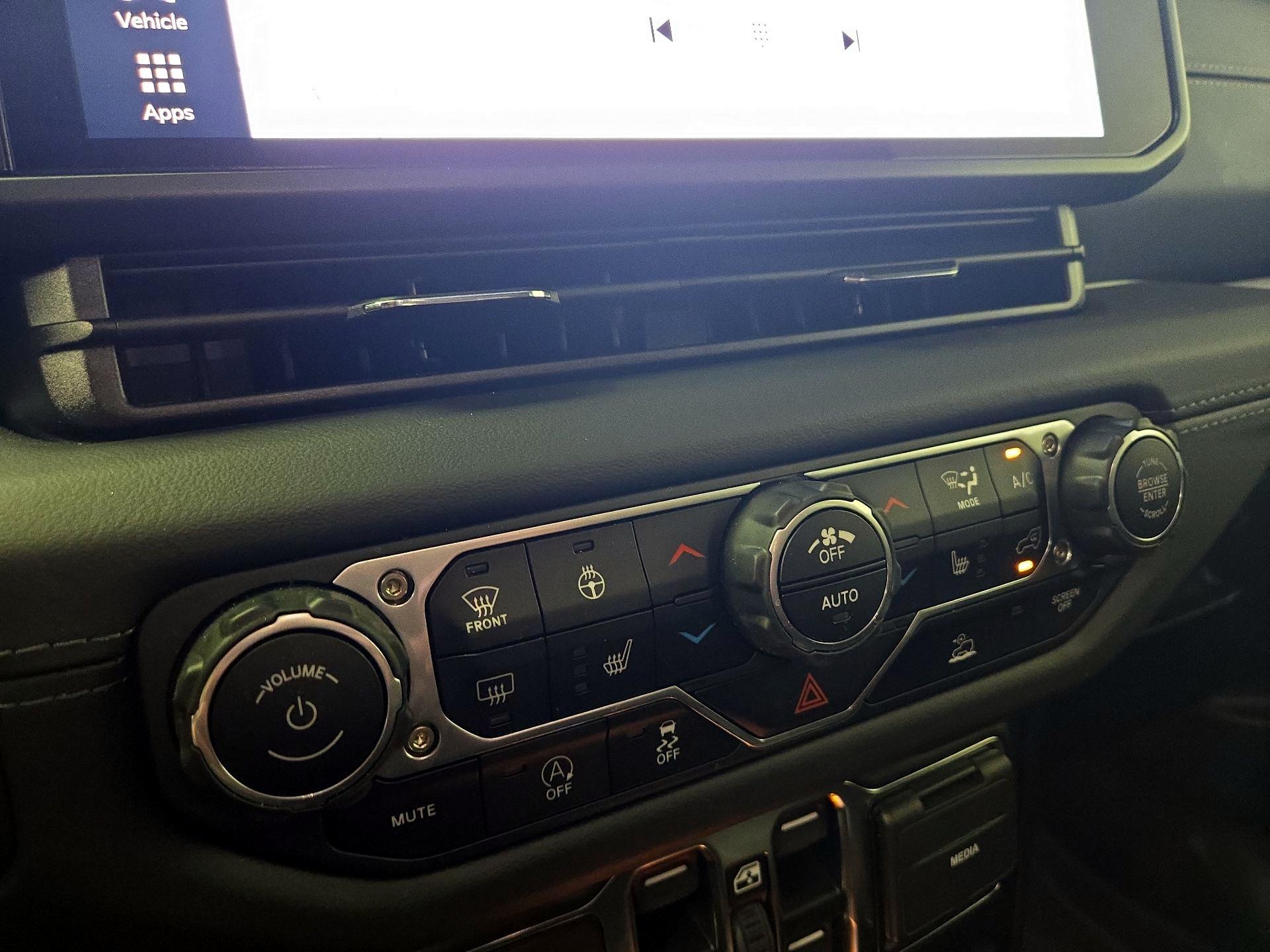 Thumbnail: 2025 Jeep Gladiator - 16