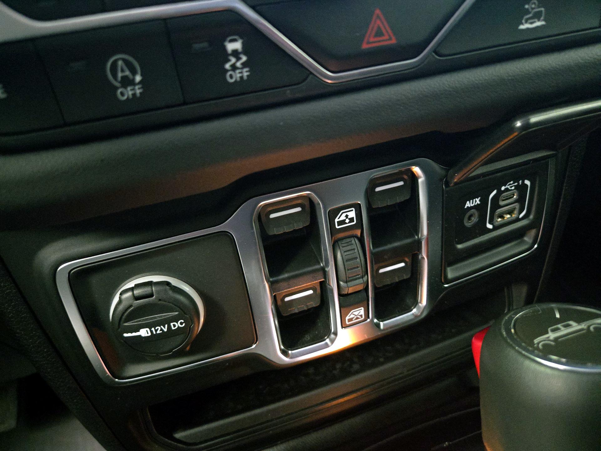 Thumbnail: 2025 Jeep Gladiator - 18