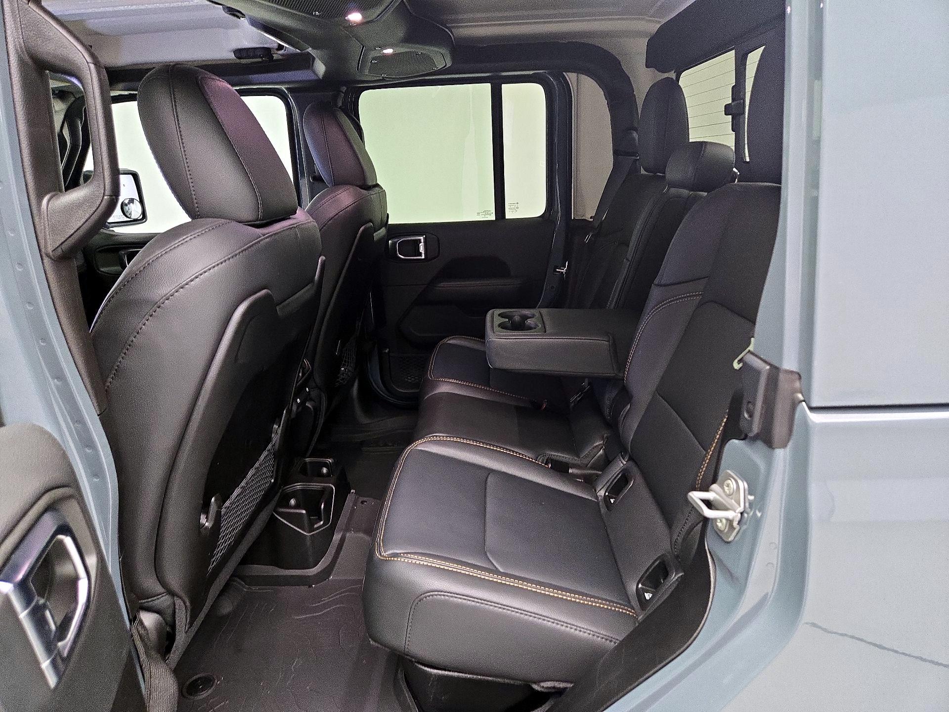 Thumbnail: 2025 Jeep Gladiator - 19