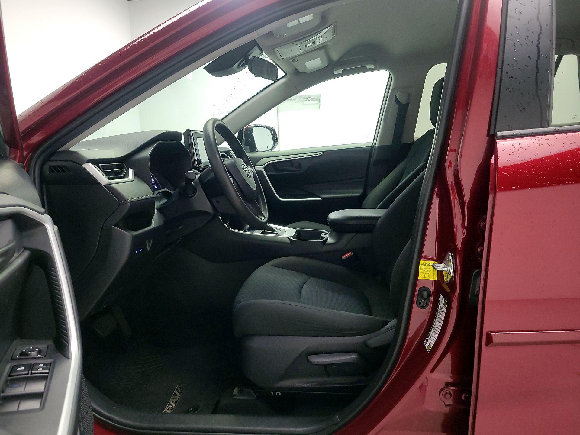 Thumbnail: 2020 Toyota RAV4 - 11