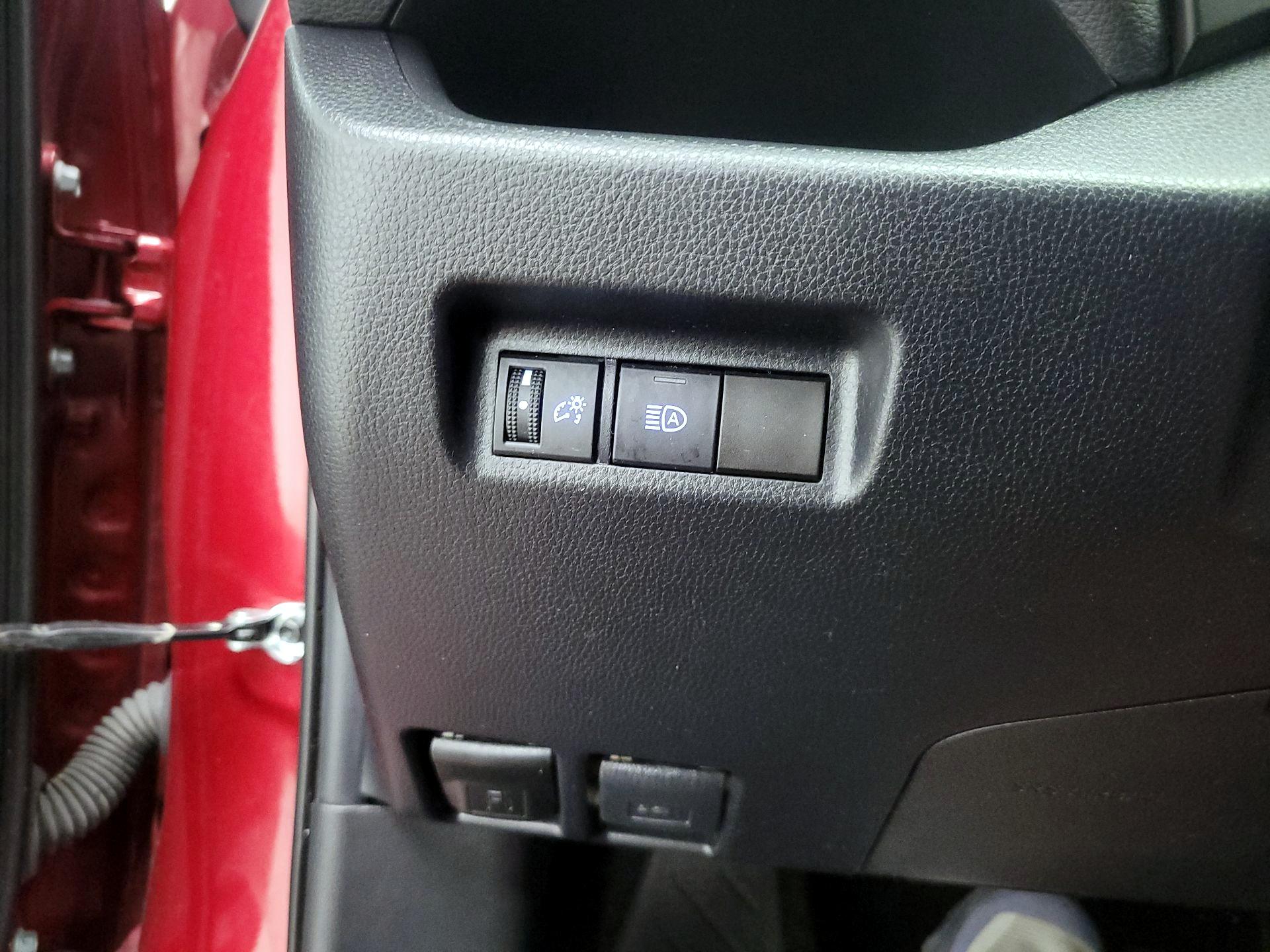 Thumbnail: 2020 Toyota RAV4 - 13