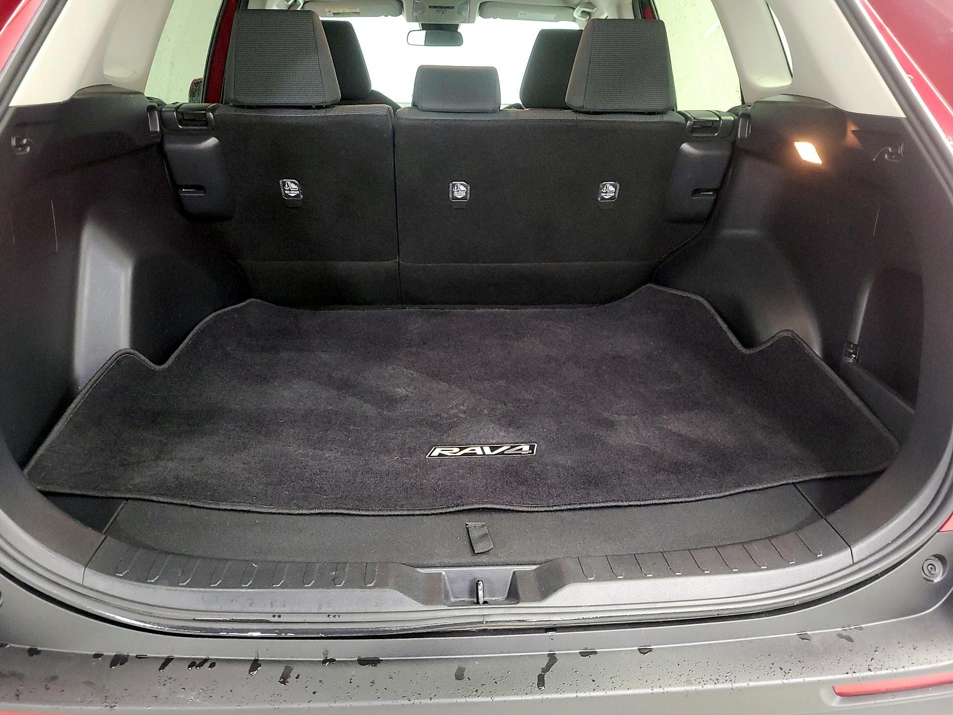 Thumbnail: 2020 Toyota RAV4 - 20