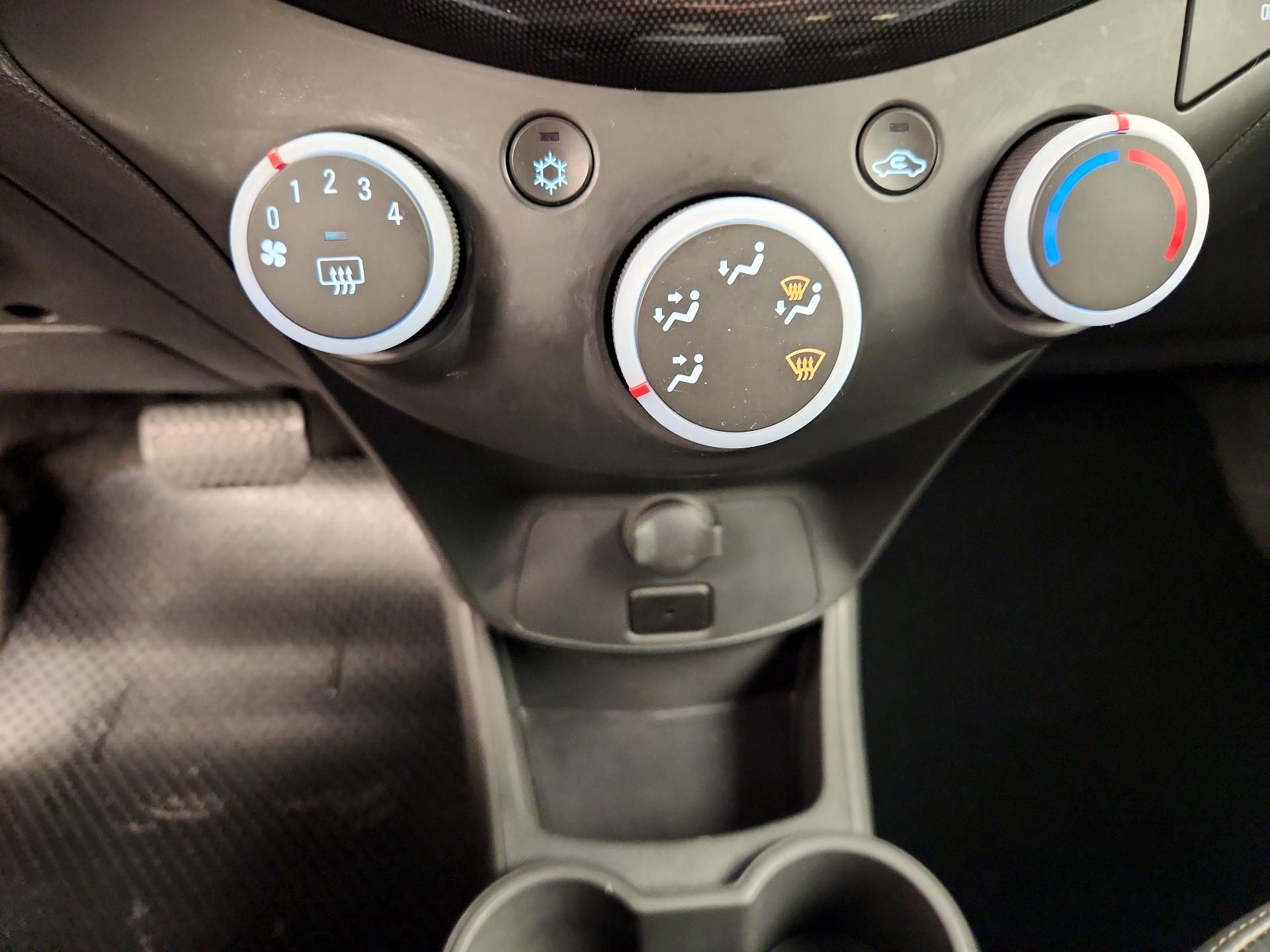 Thumbnail: 2014 Chevrolet Spark - 15