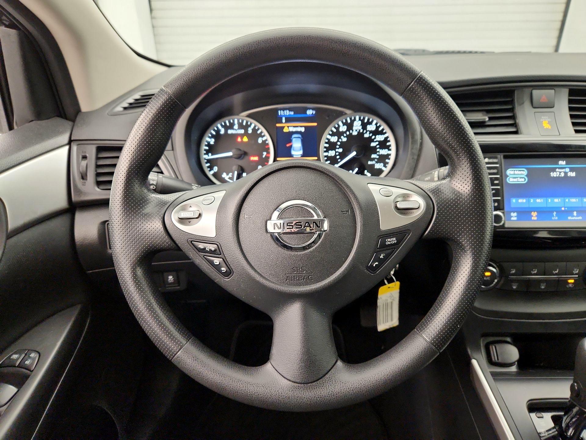 Thumbnail: 2019 Nissan Sentra - 10