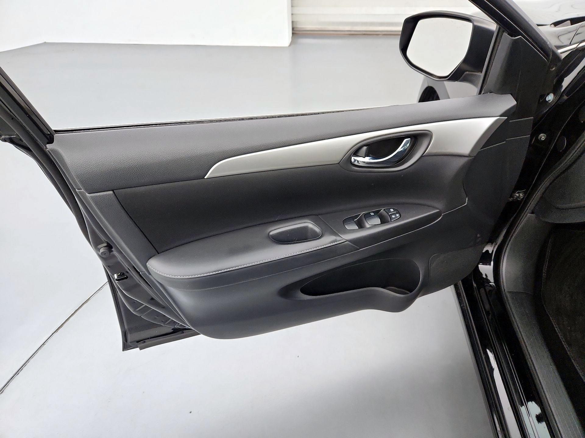 Thumbnail: 2019 Nissan Sentra - 12