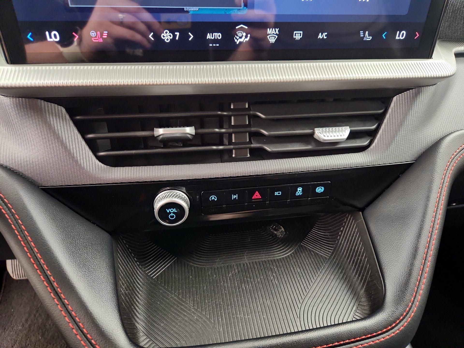 Thumbnail: 2025 Ford Explorer - 17