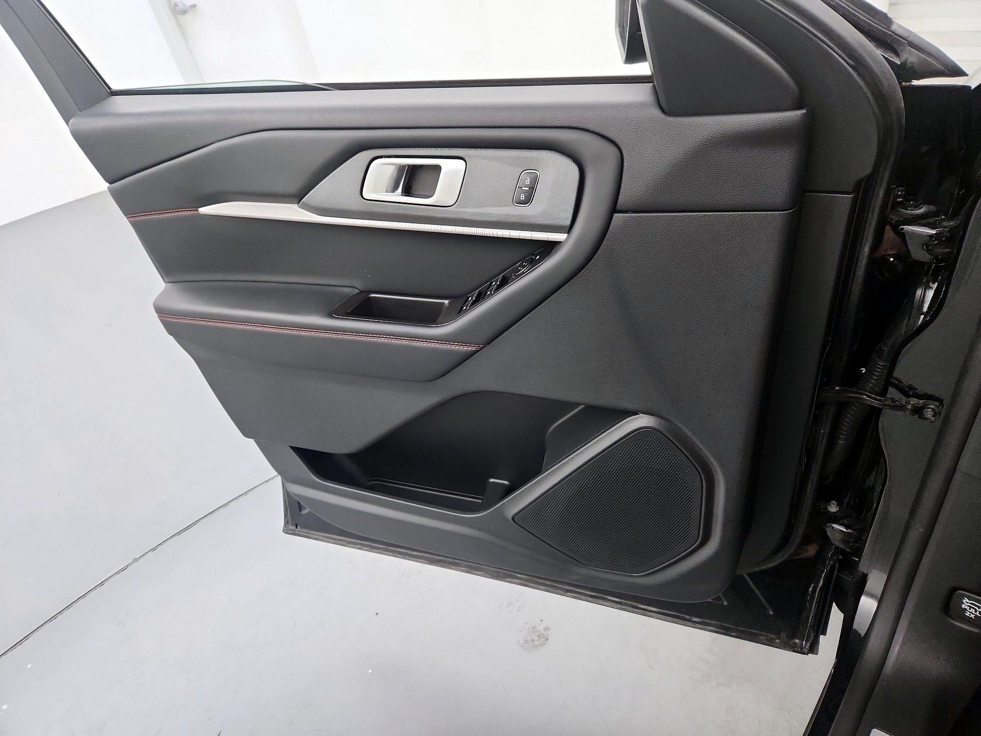 Thumbnail: 2025 Ford Explorer - 12