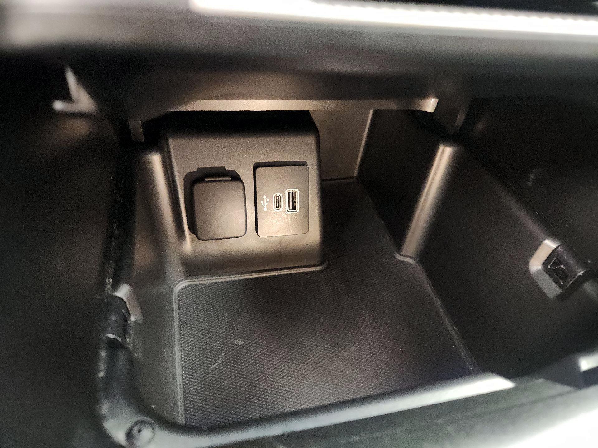 Thumbnail: 2025 Ford Explorer - 18