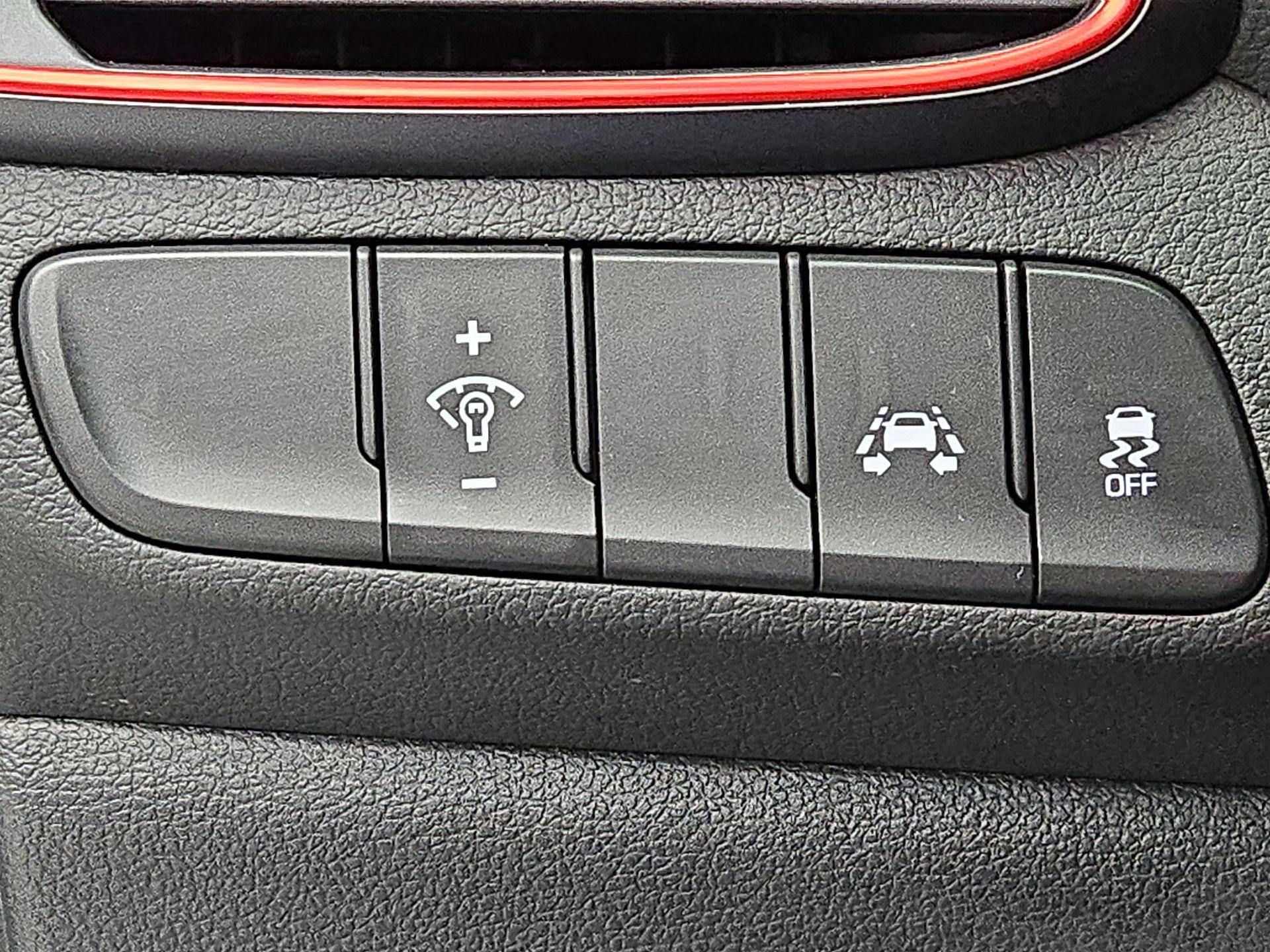 Thumbnail: 2019 Hyundai Elantra - 13