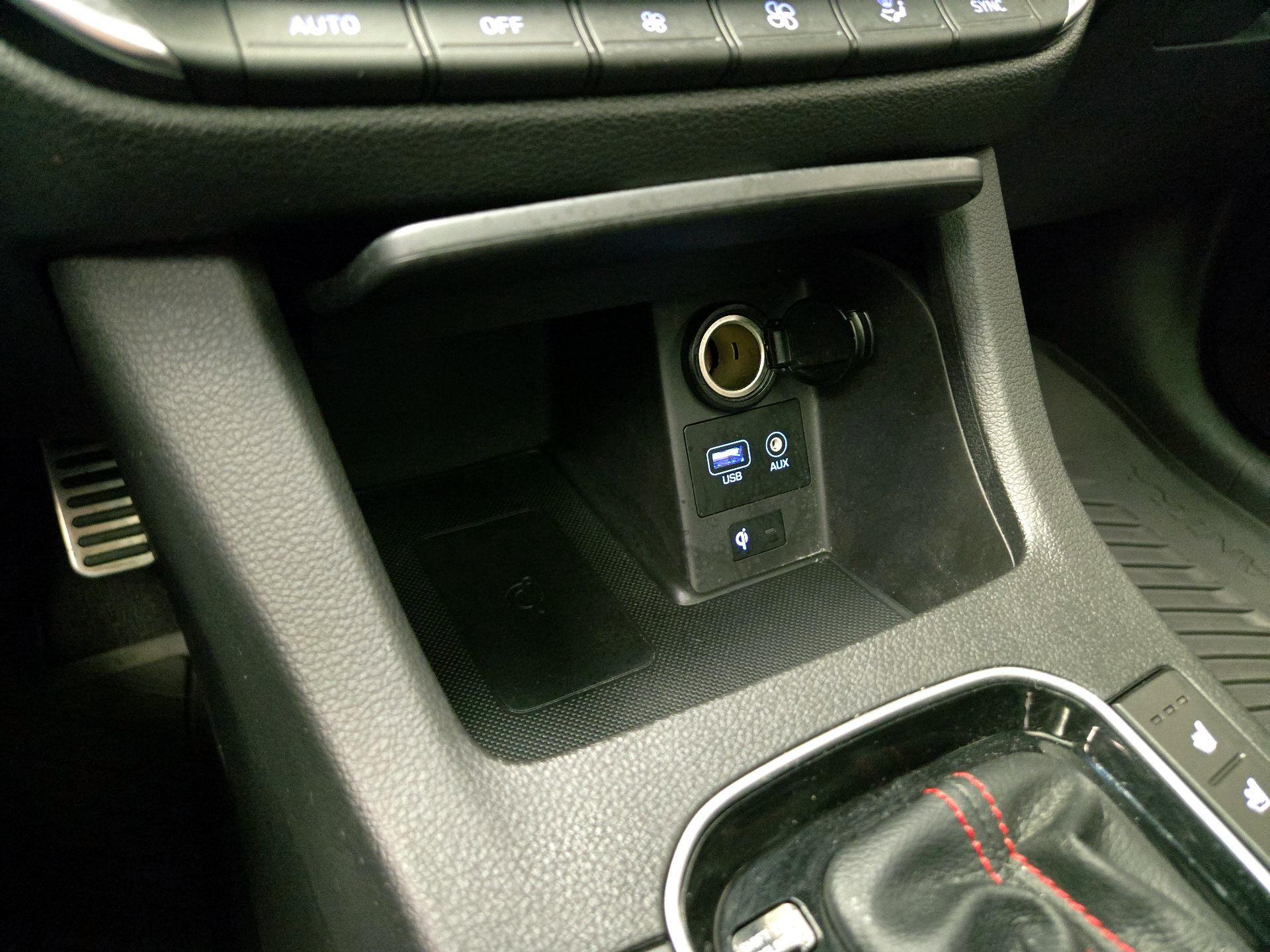 Thumbnail: 2019 Hyundai Elantra - 19